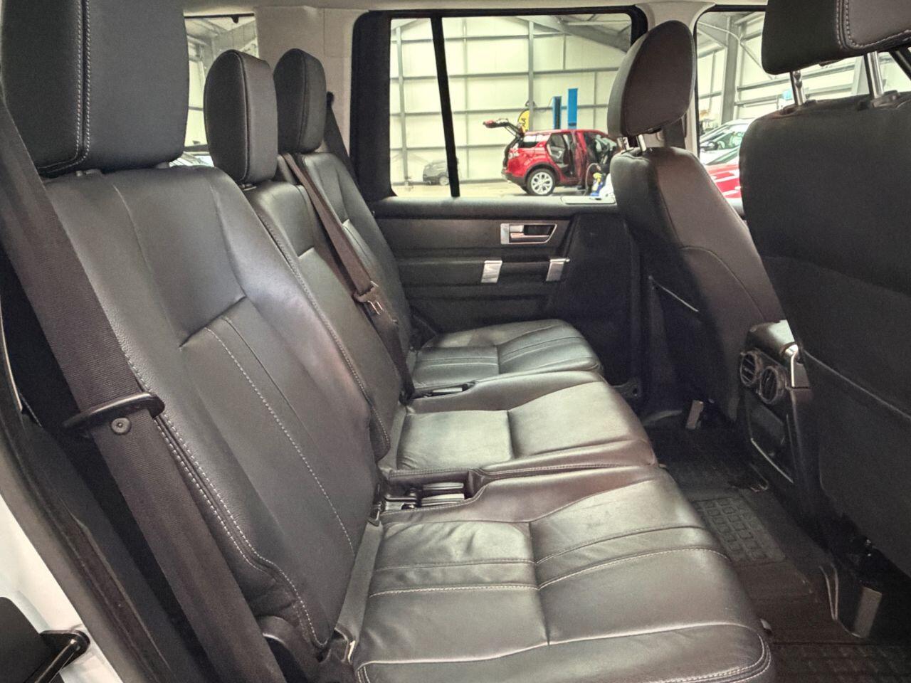 Land Rover Discovery 4 view 45