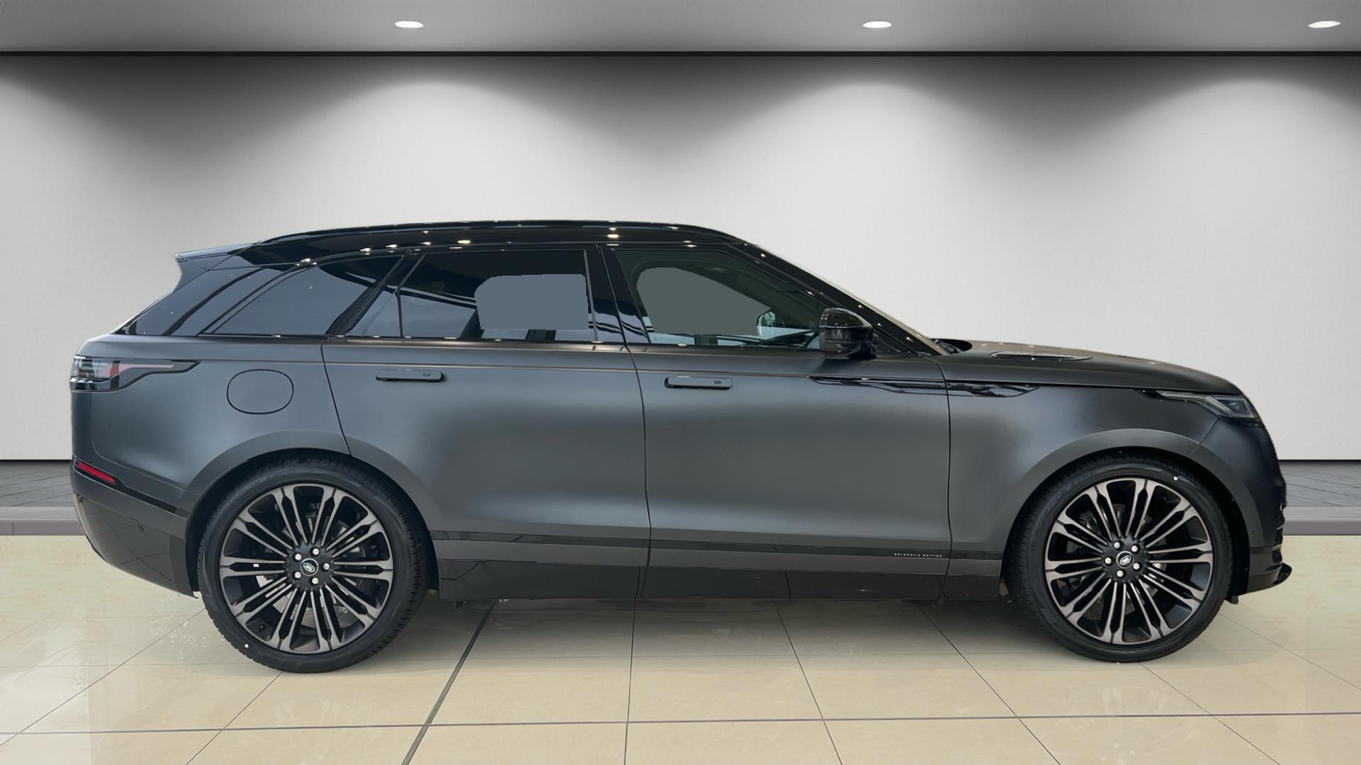 Land Rover Range Rover Velar view 2