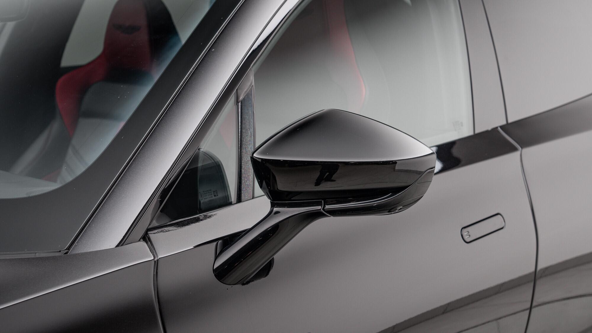 Aston Martin DBX view 14