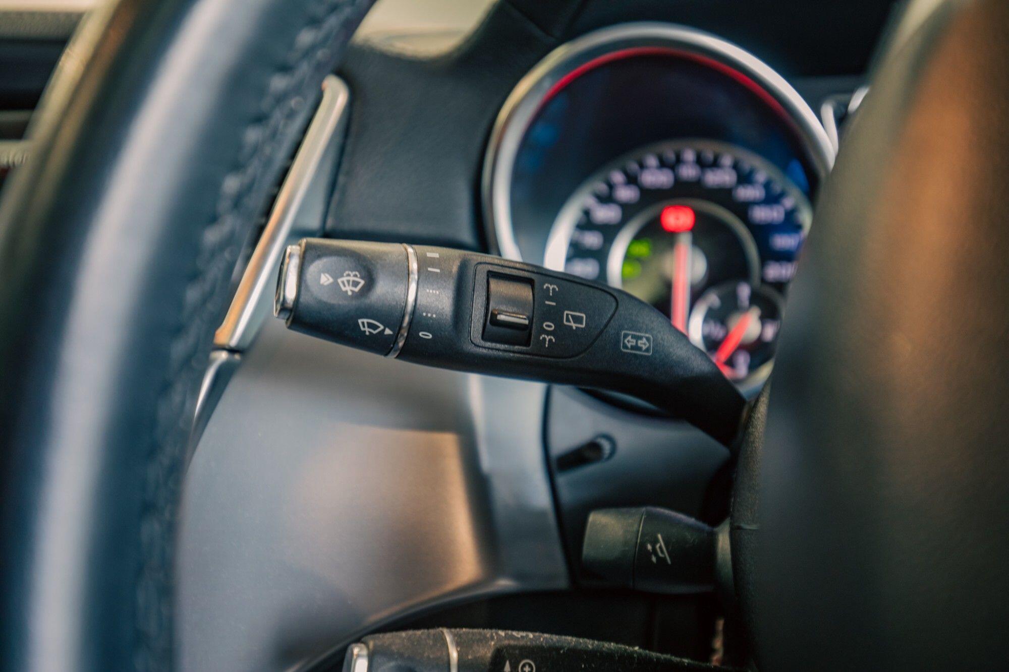 Mercedes-Benz M-Class view 16