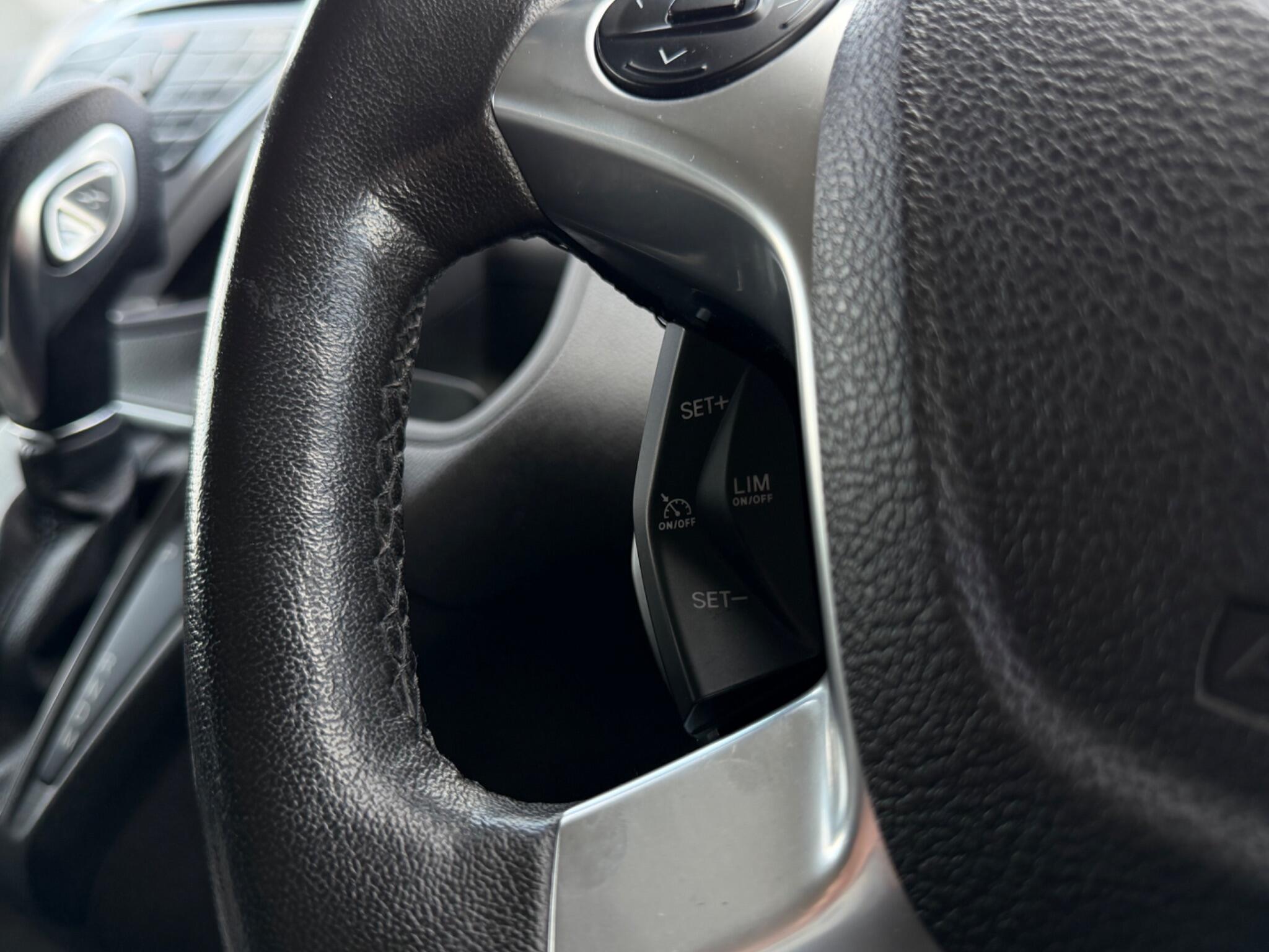 Ford Transit Custom view 18