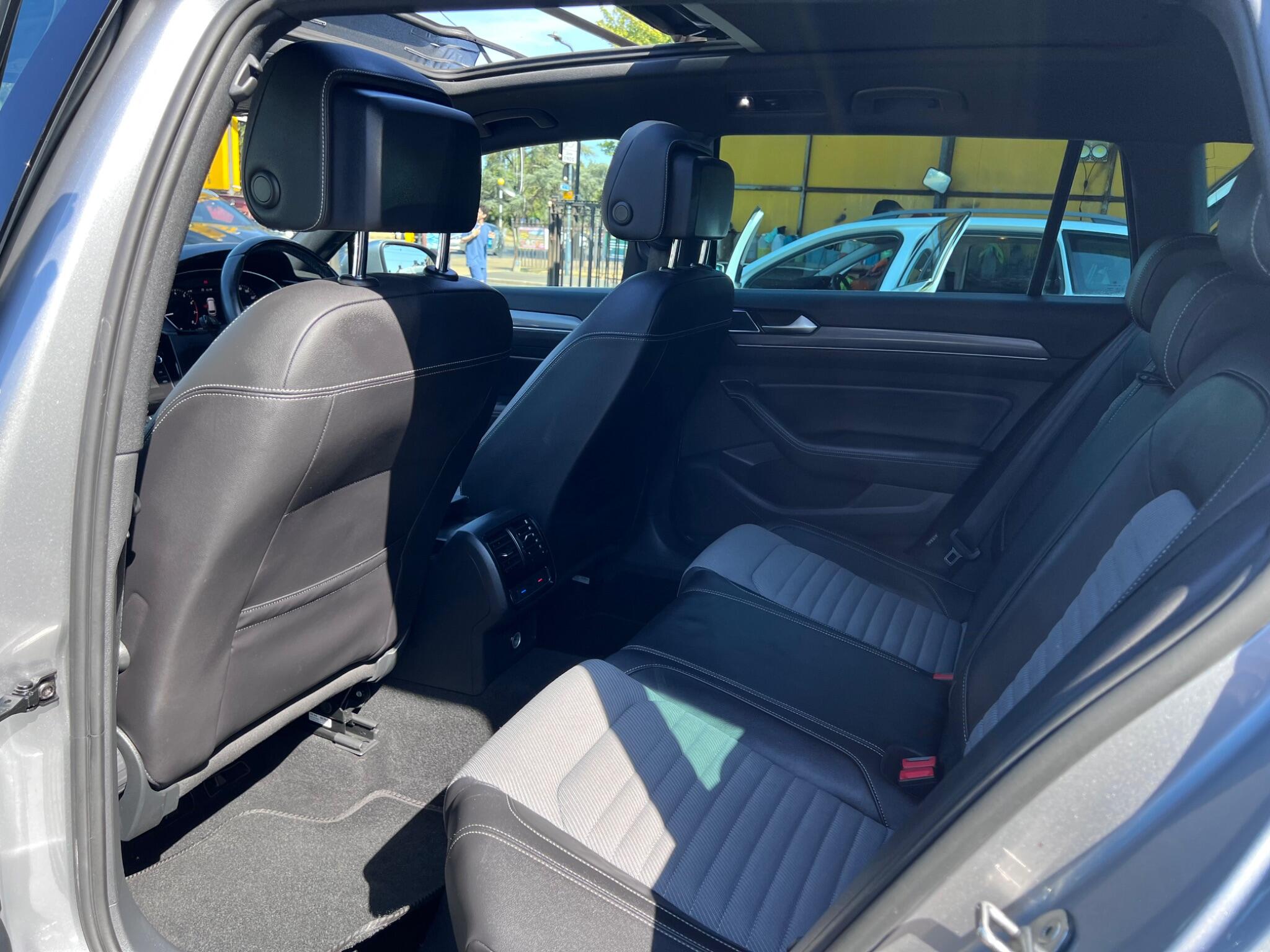 Volkswagen Passat view 34