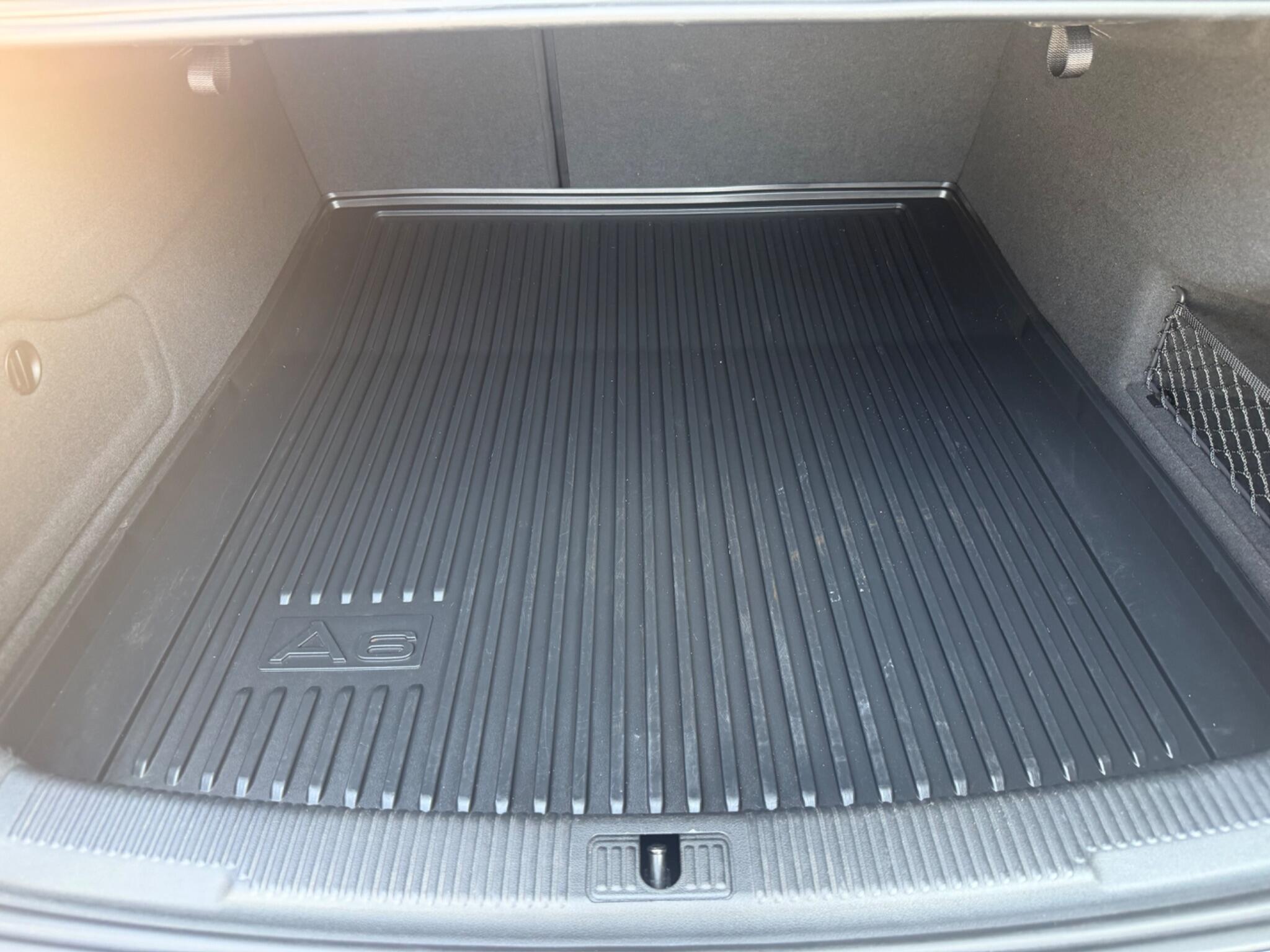 Audi A6 view 17