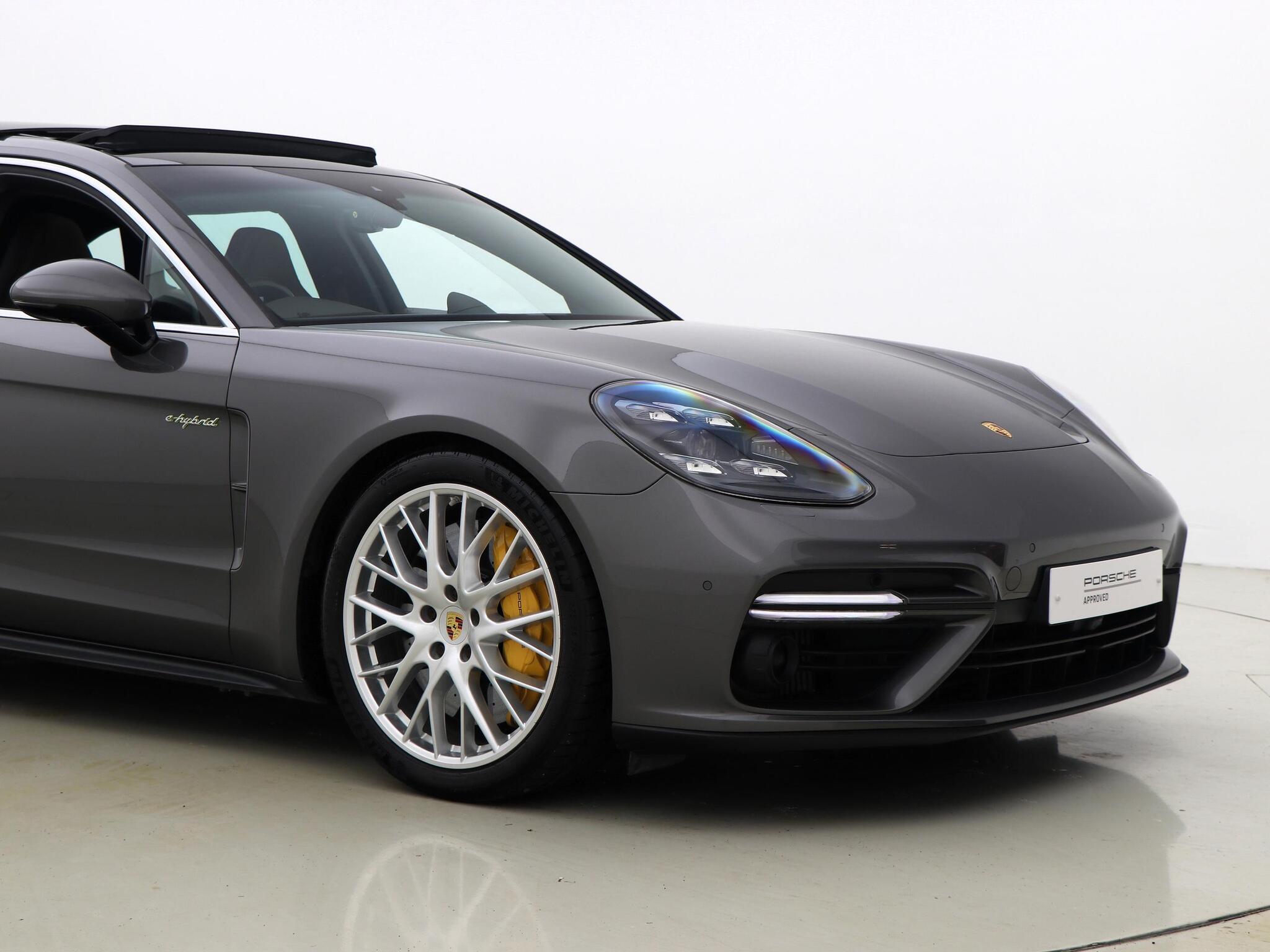 Porsche Panamera view 12