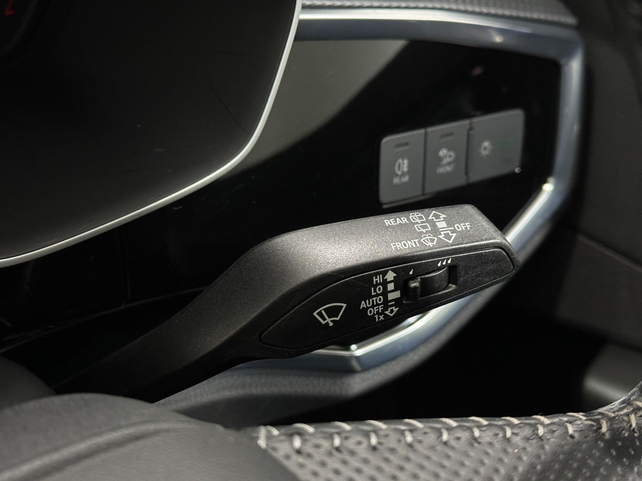 Audi Q3 view 17