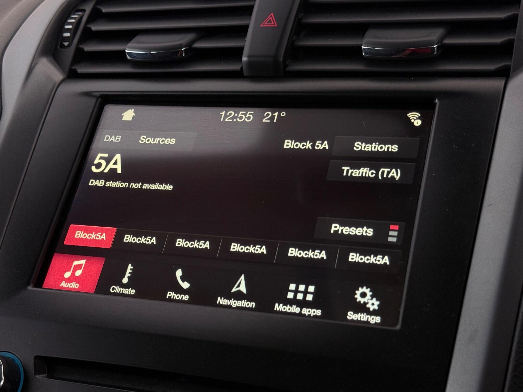 Ford Mondeo view 26
