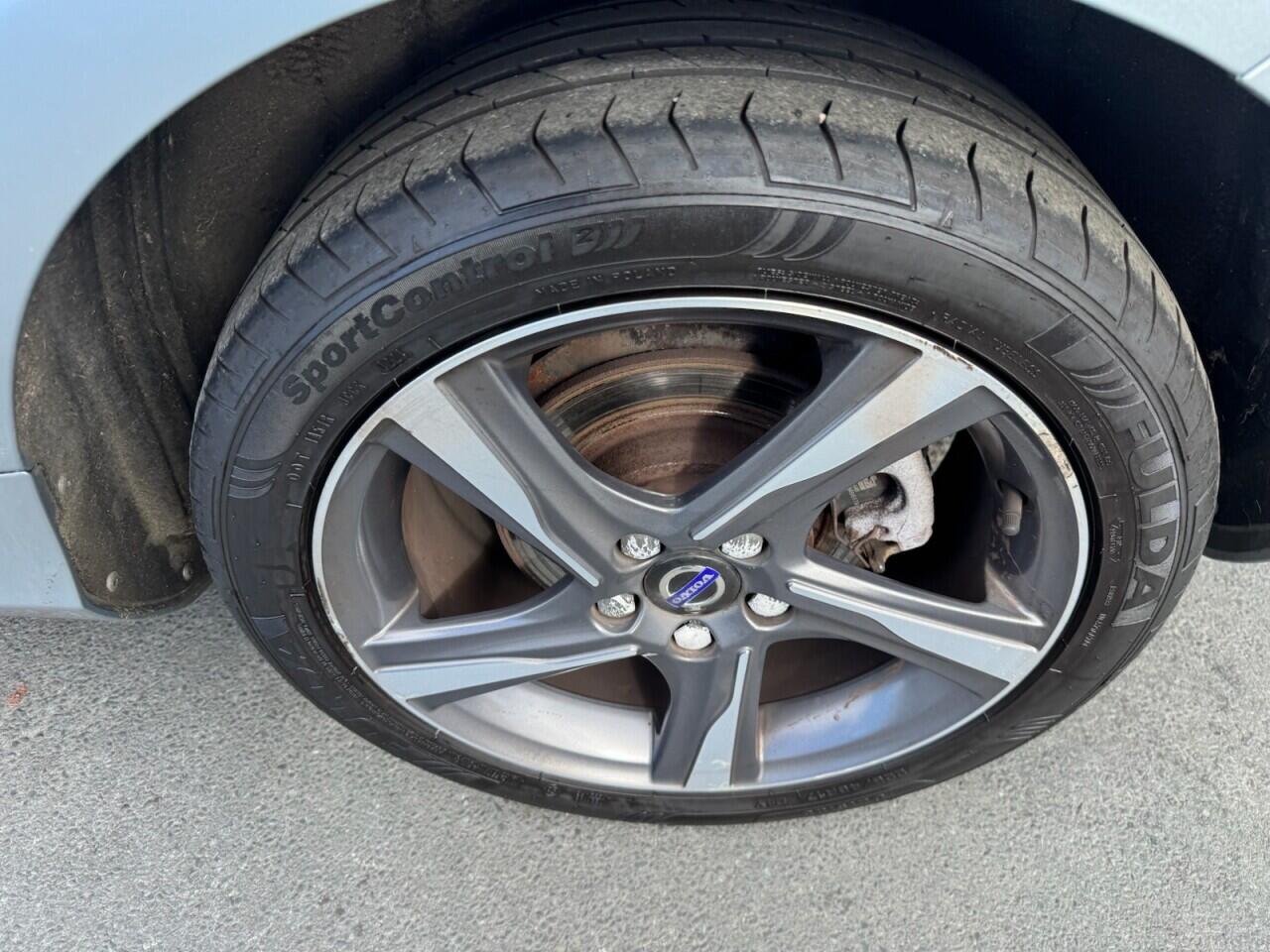 Volvo V40 view 5