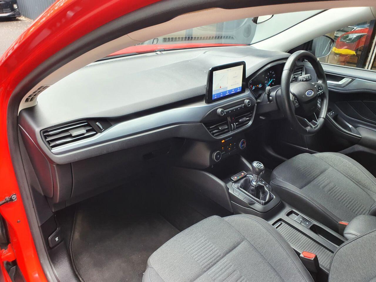 Ford Focus view 29
