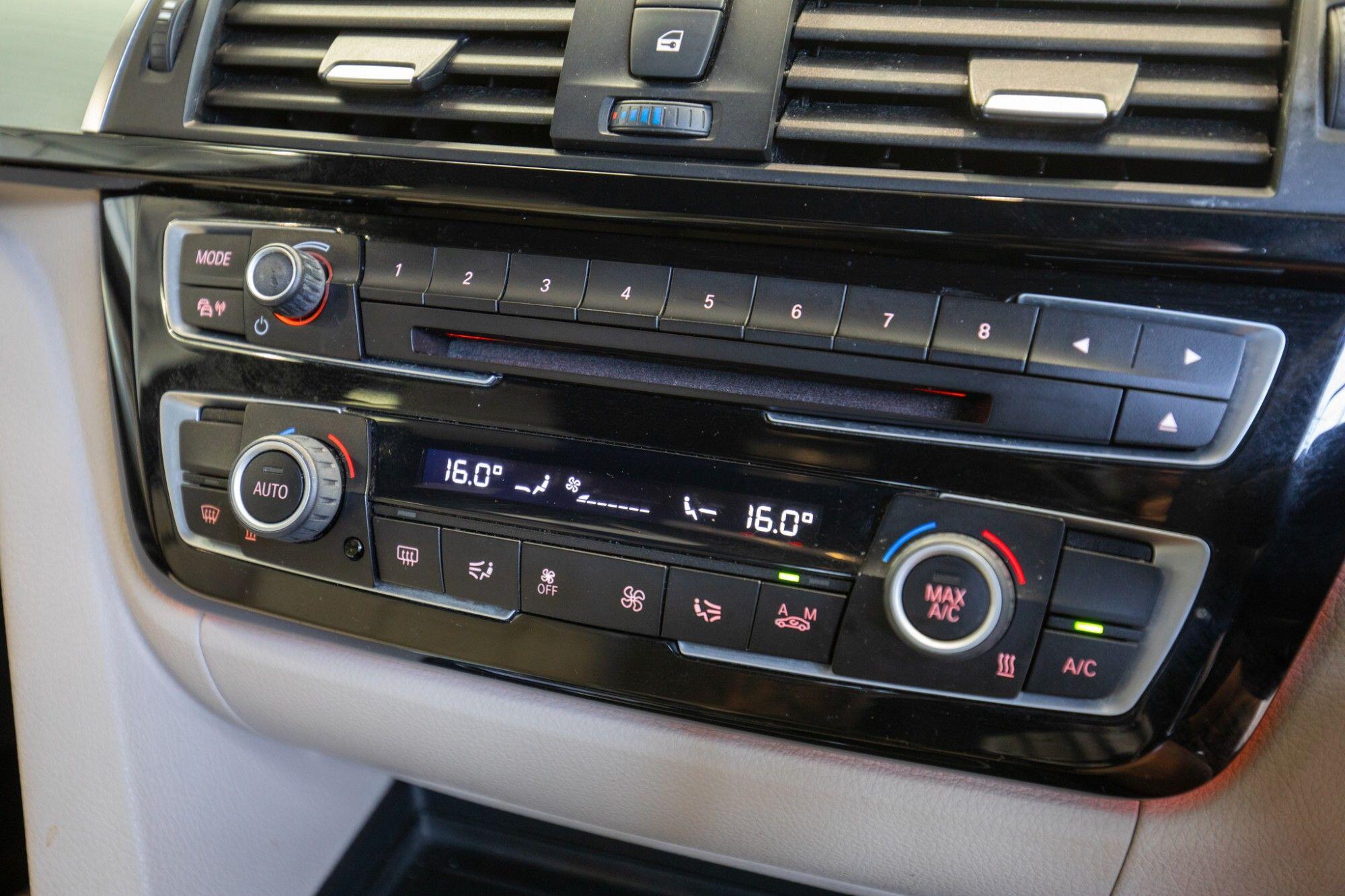 BMW 3 Series view 22