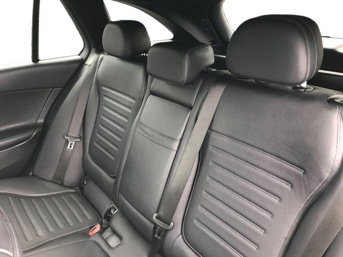 Mercedes-Benz C-Class view 7