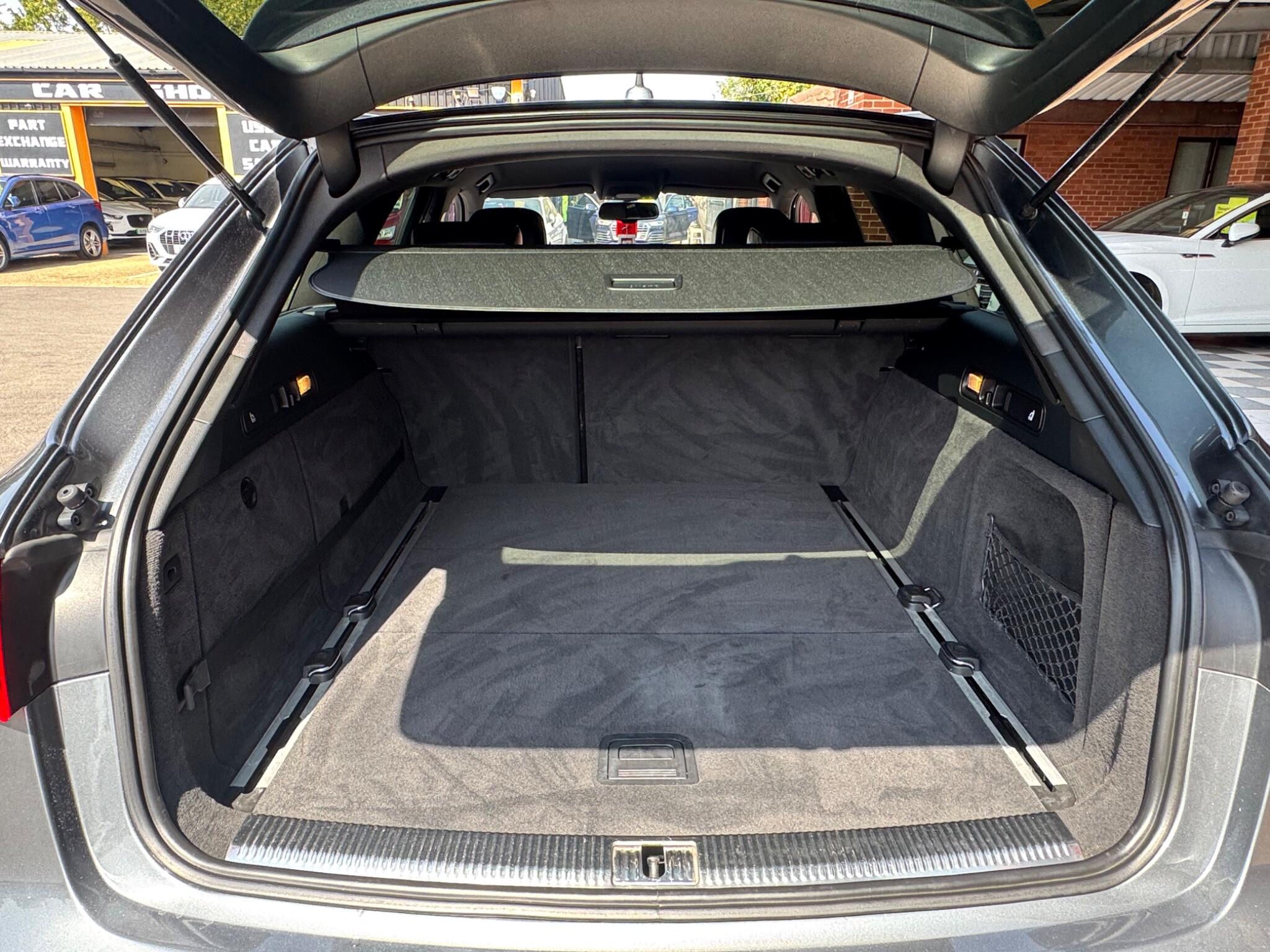 Audi A6 Avant view 10