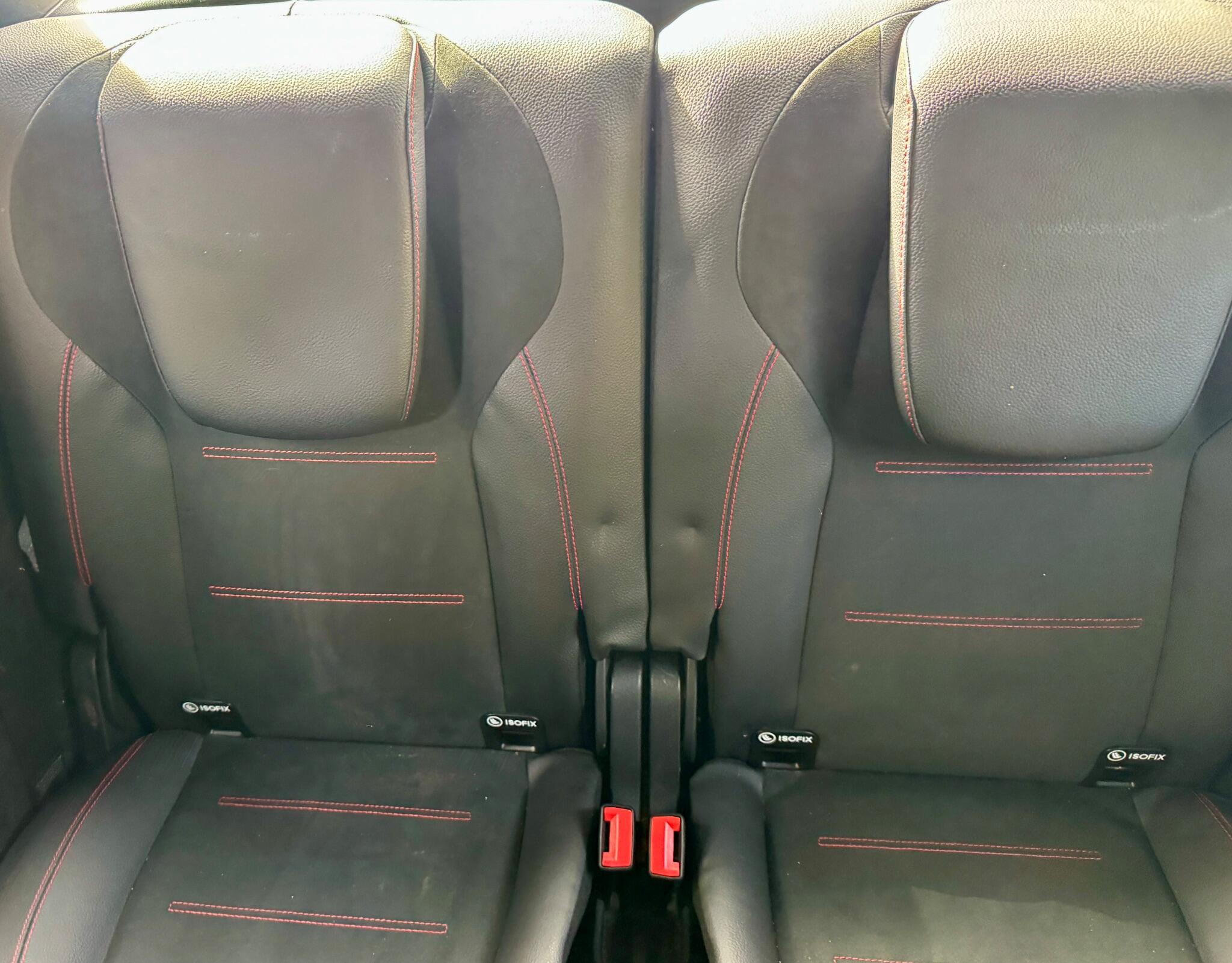 Mercedes-Benz GLB view 37
