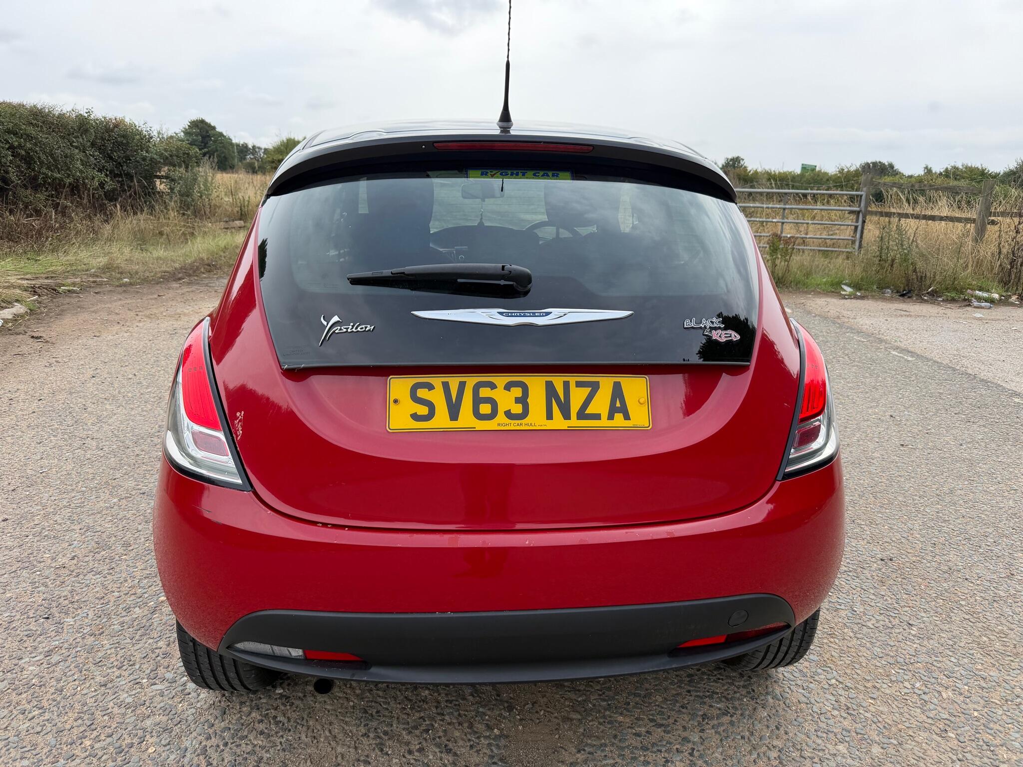 Chrysler Ypsilon view 5