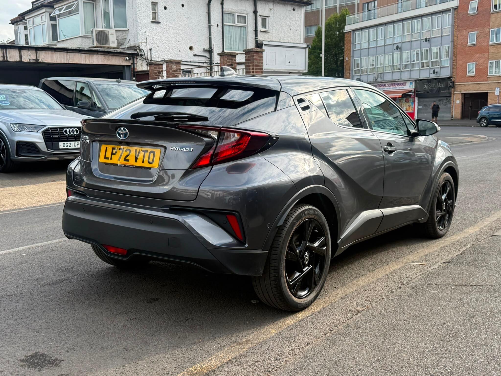 Toyota C-HR view 6