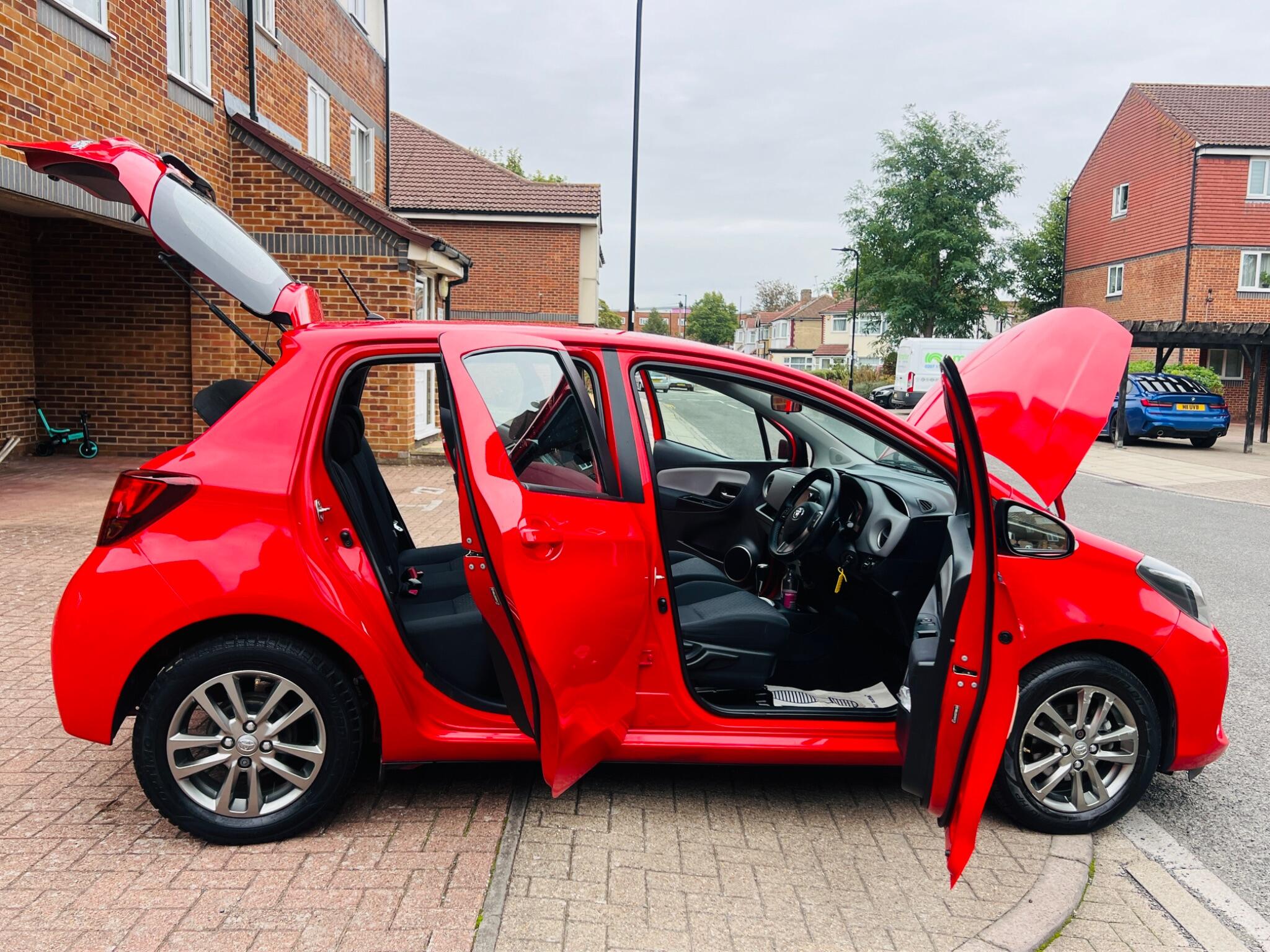 Toyota Yaris view 22