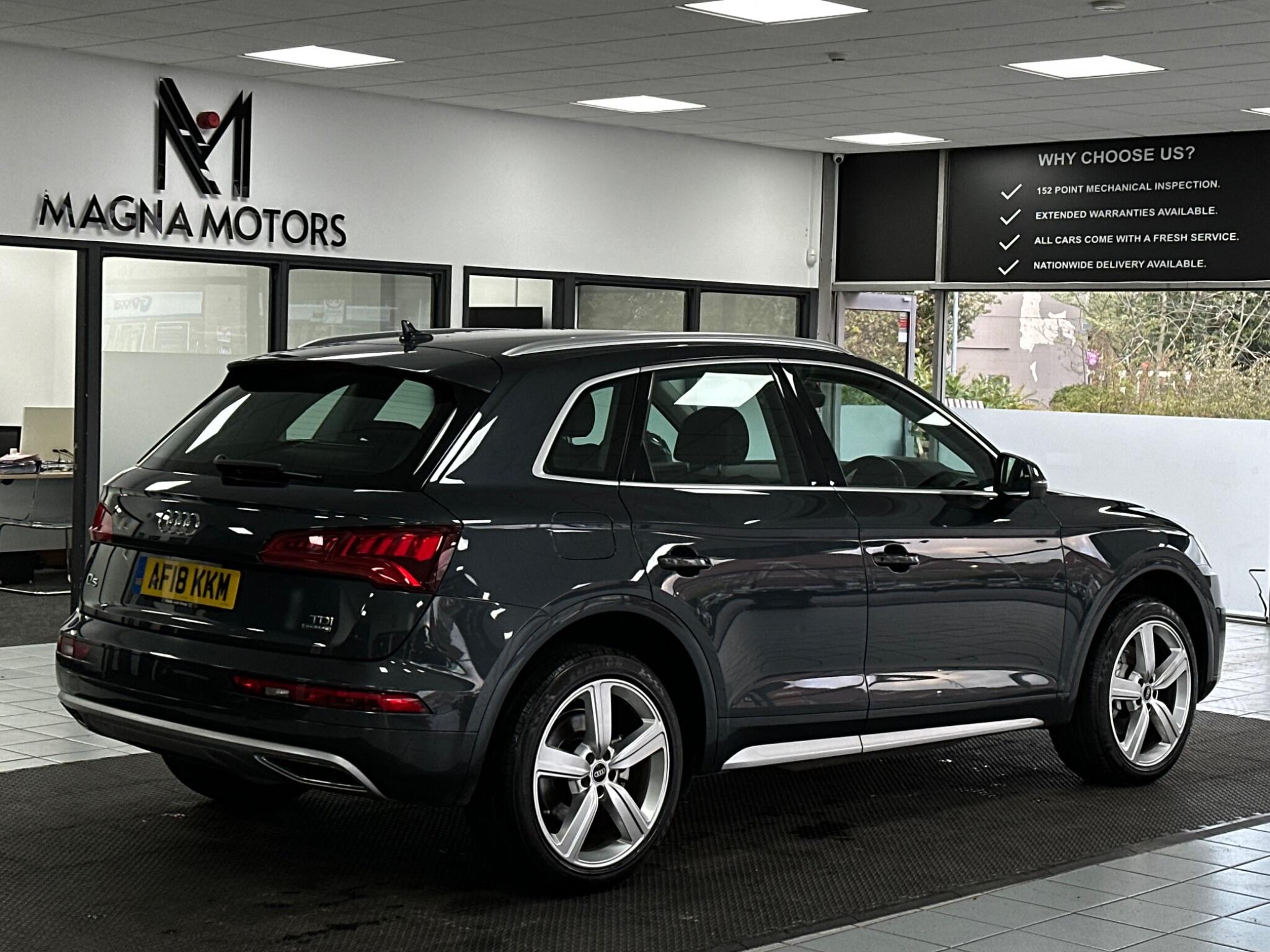 Audi Q5 view 14