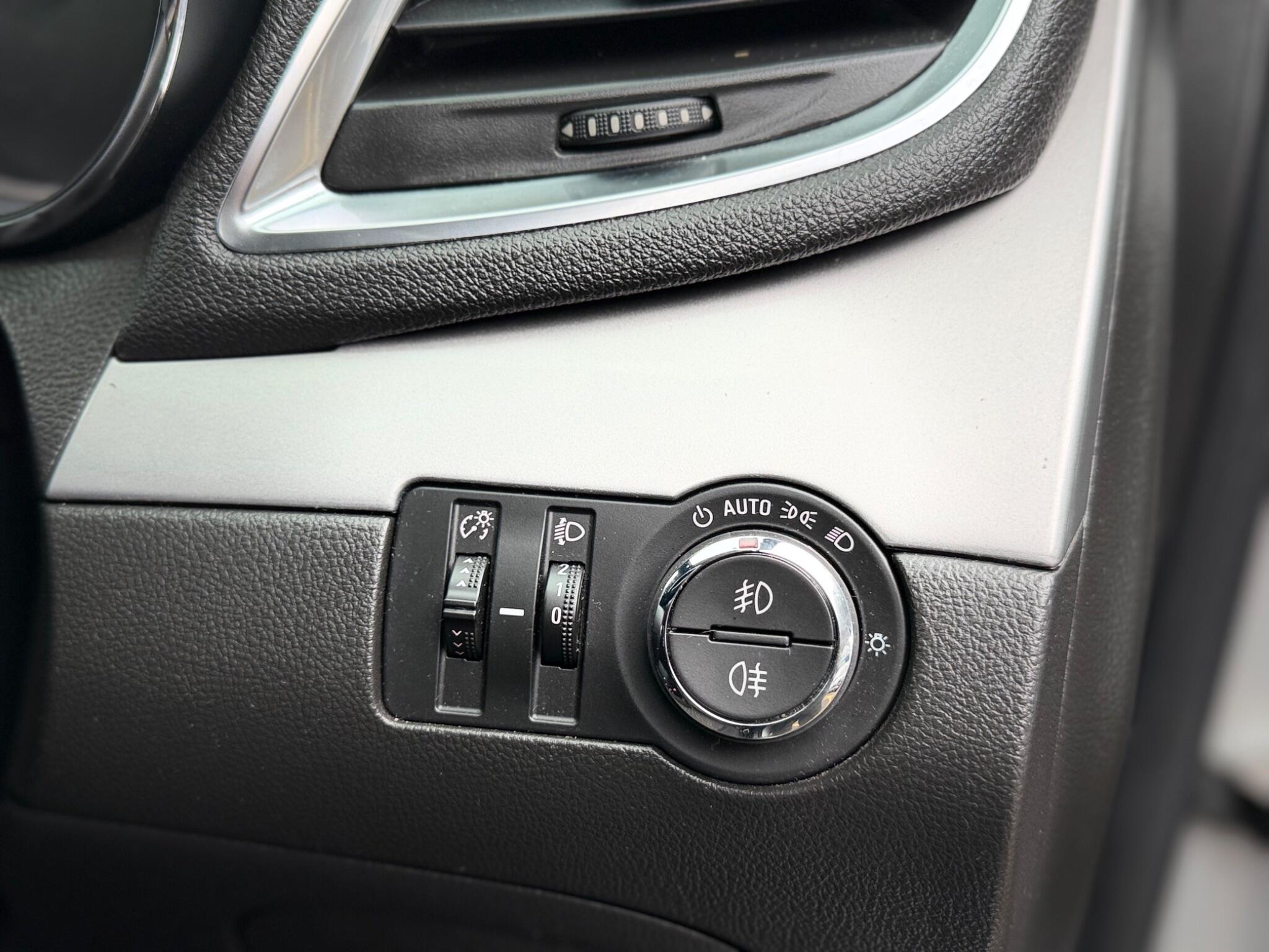 Vauxhall Mokka view 36