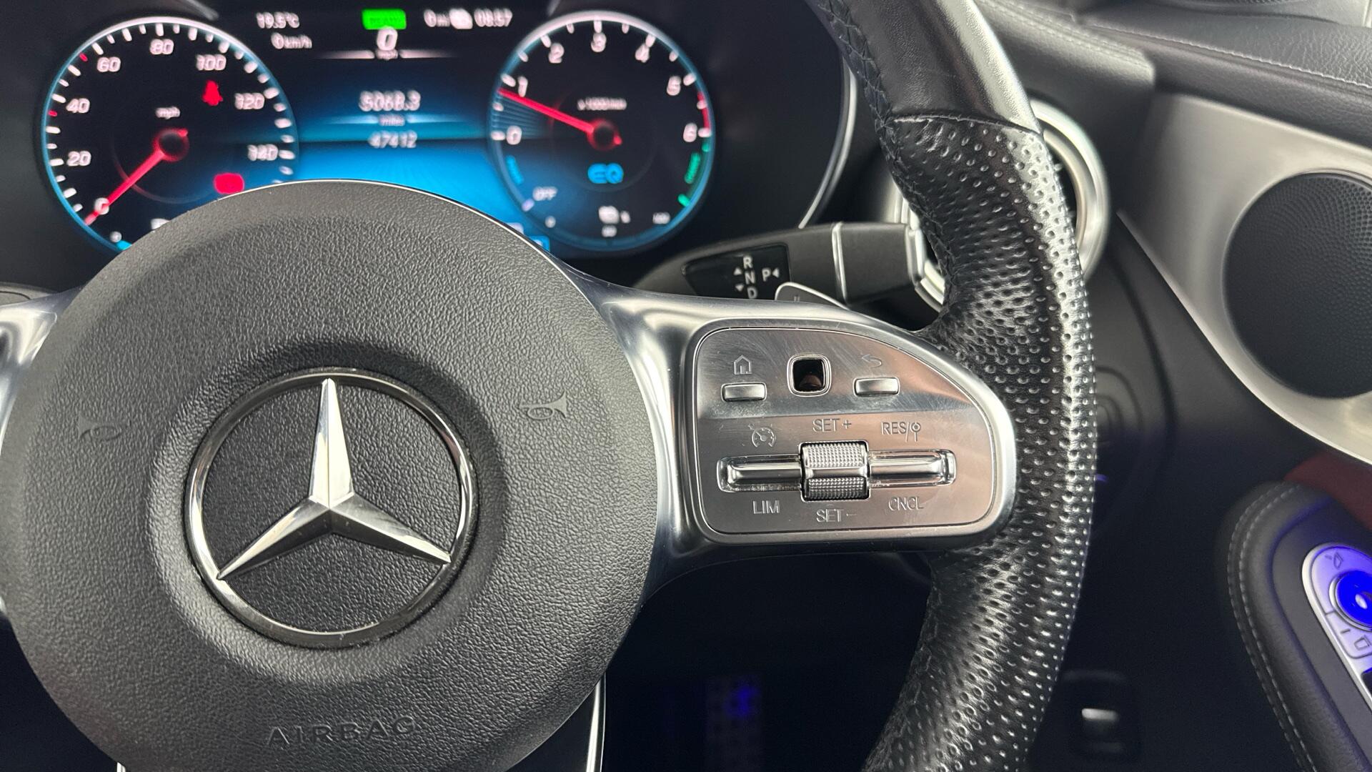 Mercedes-Benz GLC view 40