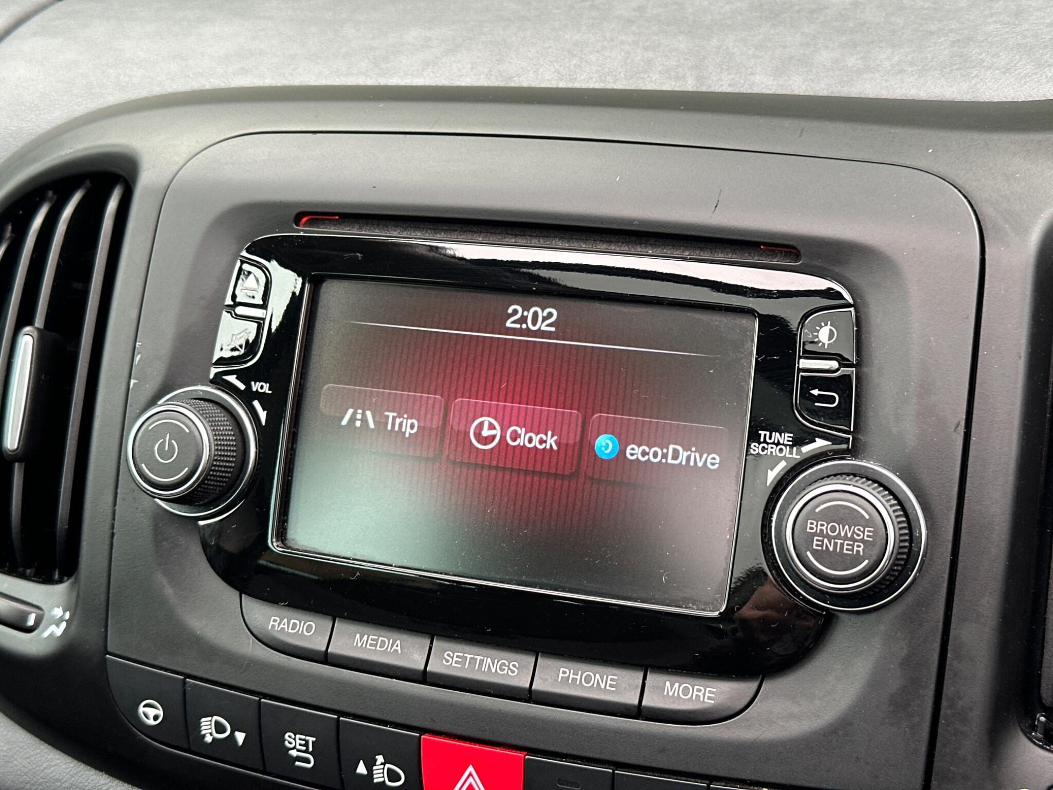 Fiat 500L view 42