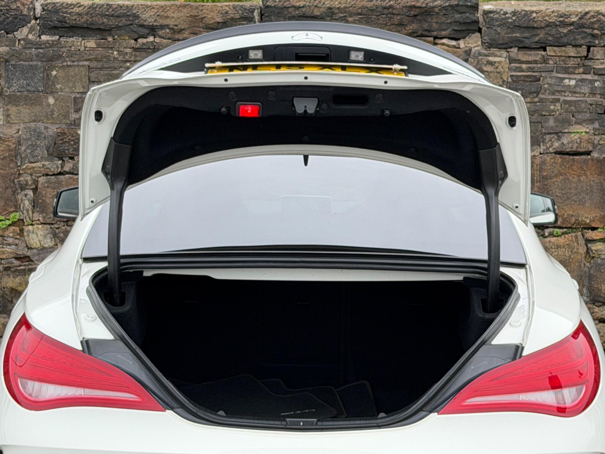 Mercedes-Benz Cla view 23