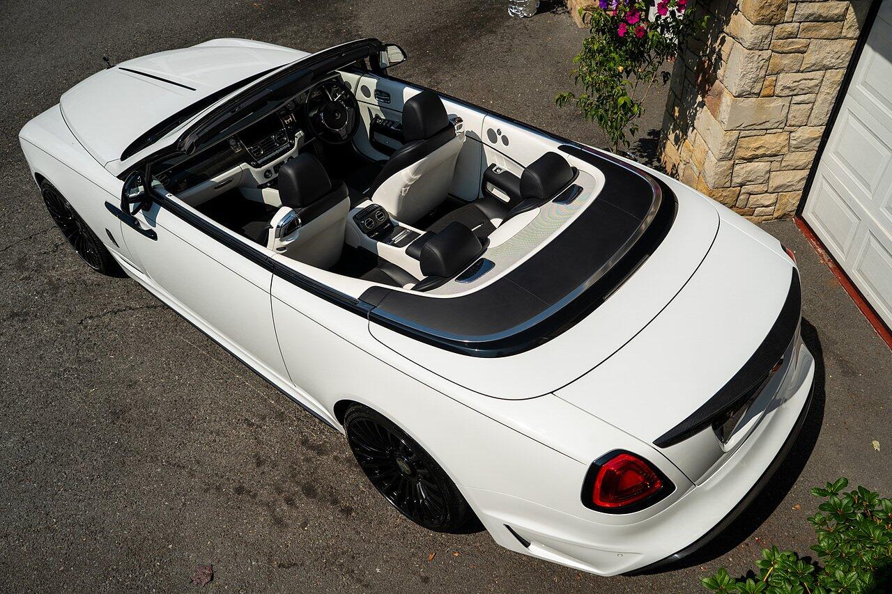 Rolls-Royce Dawn view 49