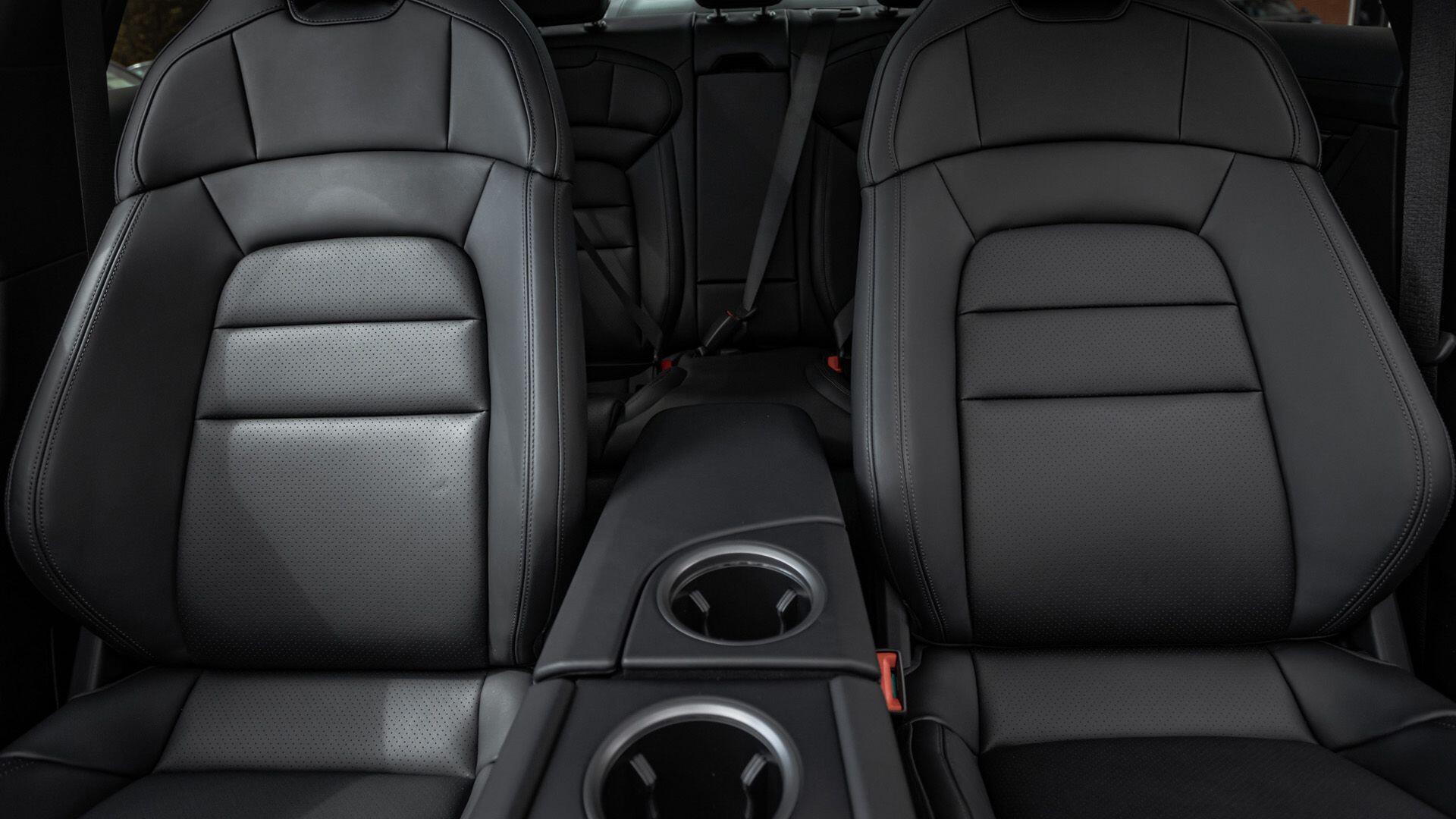 Porsche Taycan view 34