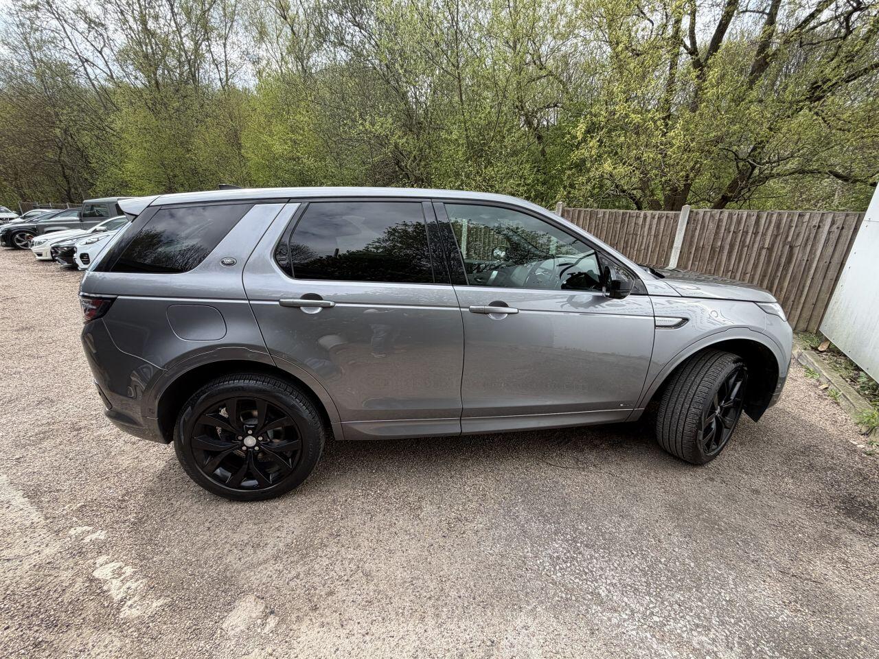 Land Rover Discovery Sport view 31