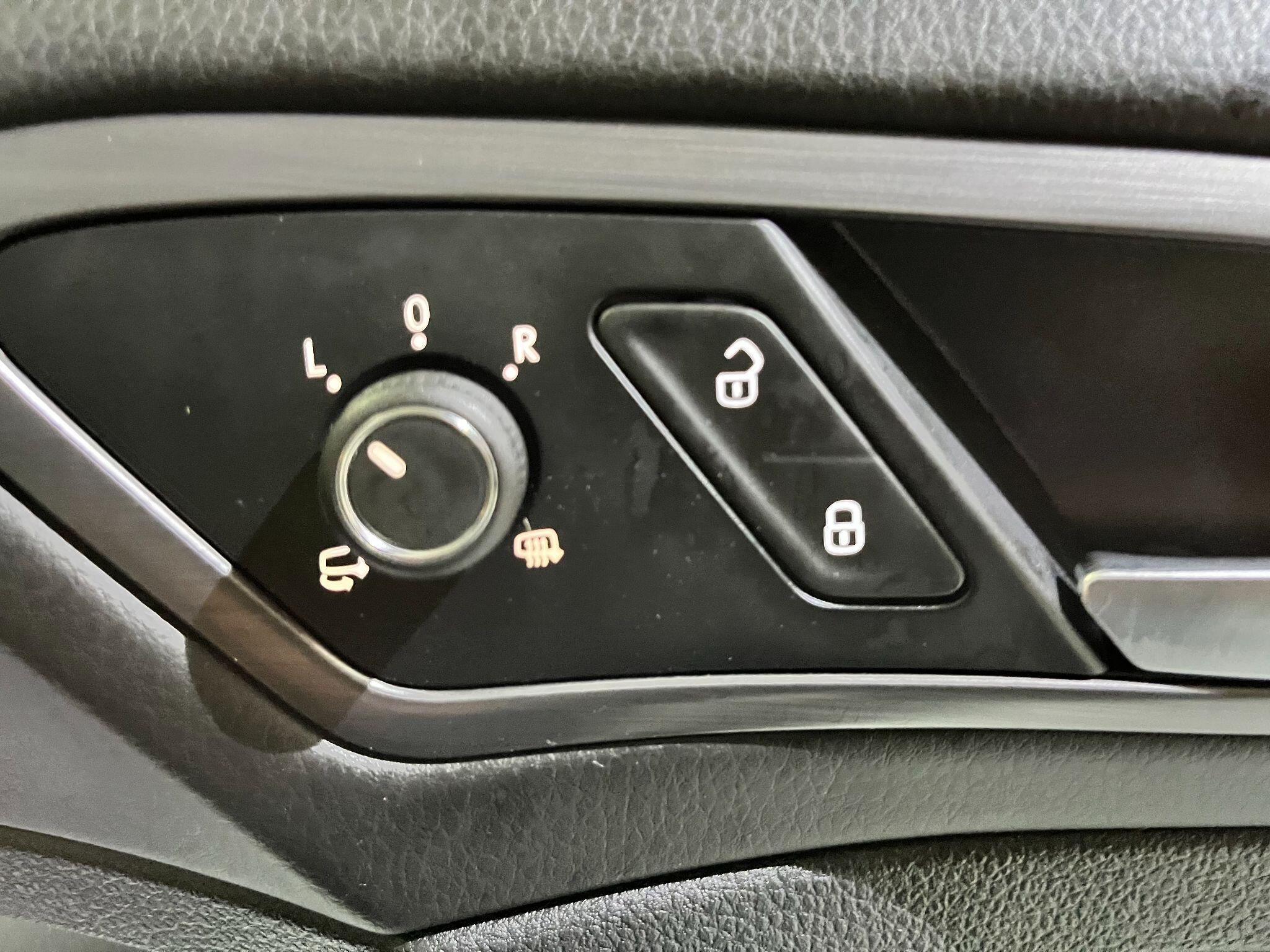 Volkswagen Golf view 52
