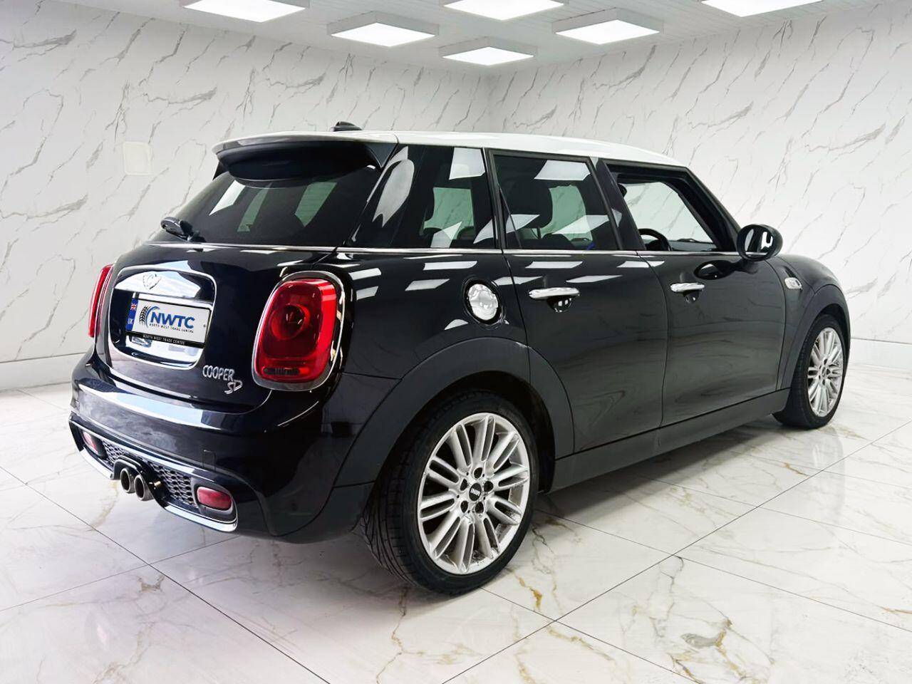 Mini Hatch view 13
