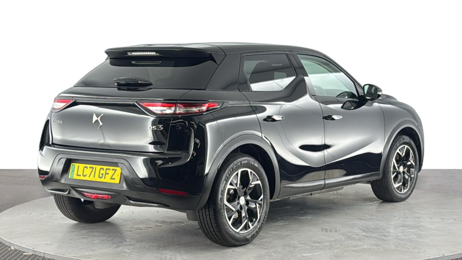 DS Automobiles DS 3 Crossback view 4