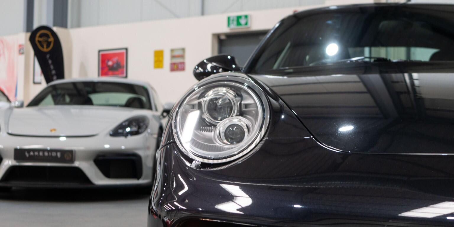 Porsche 911 view 41