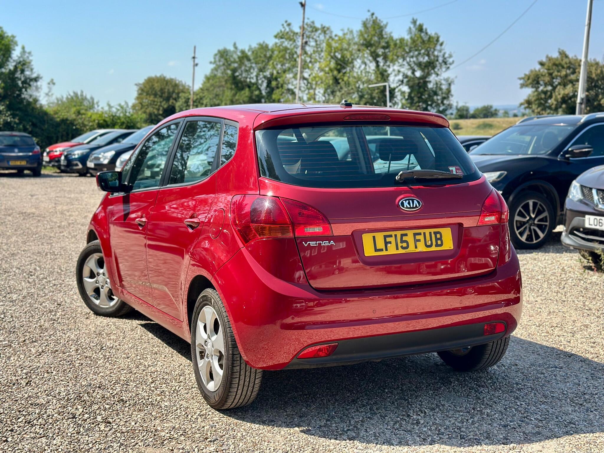 Kia Venga view 11