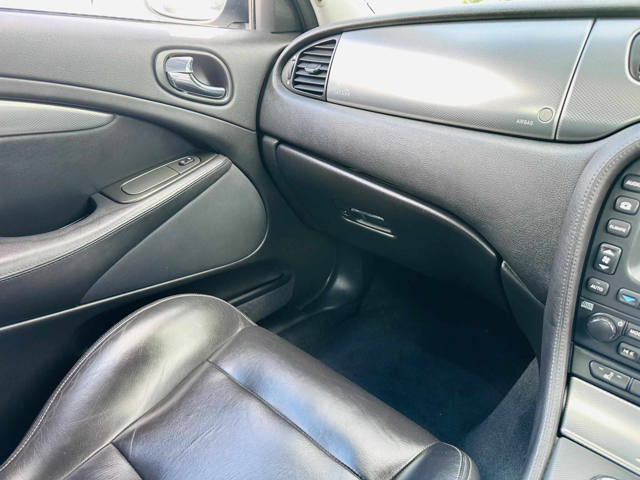 Jaguar S-Type view 43