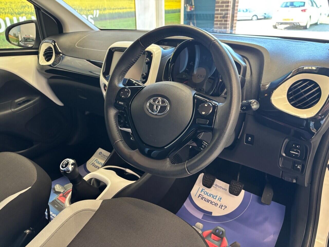 Toyota Aygo view 11