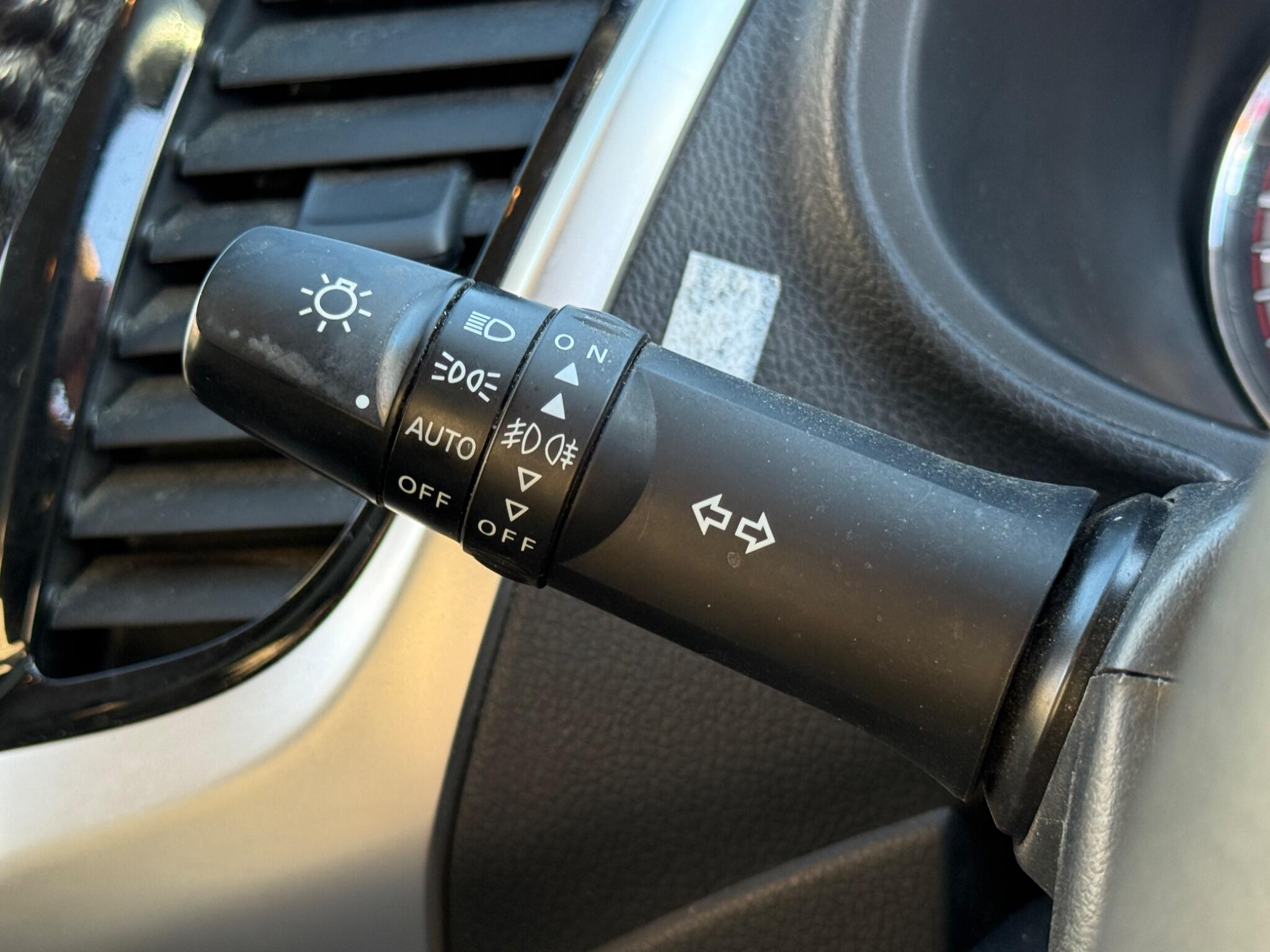 Mitsubishi L200 - Image 69