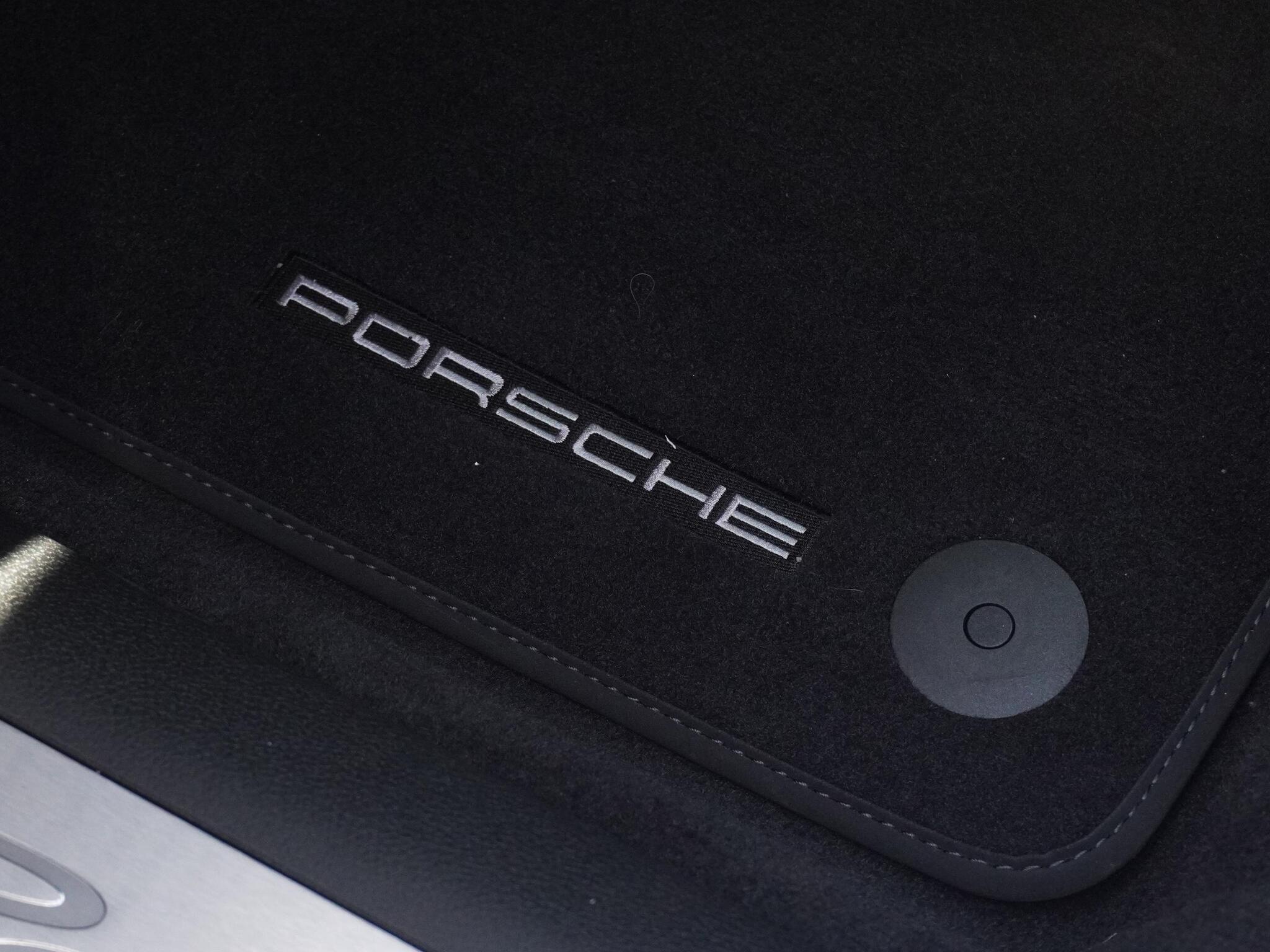 Porsche Panamera view 40