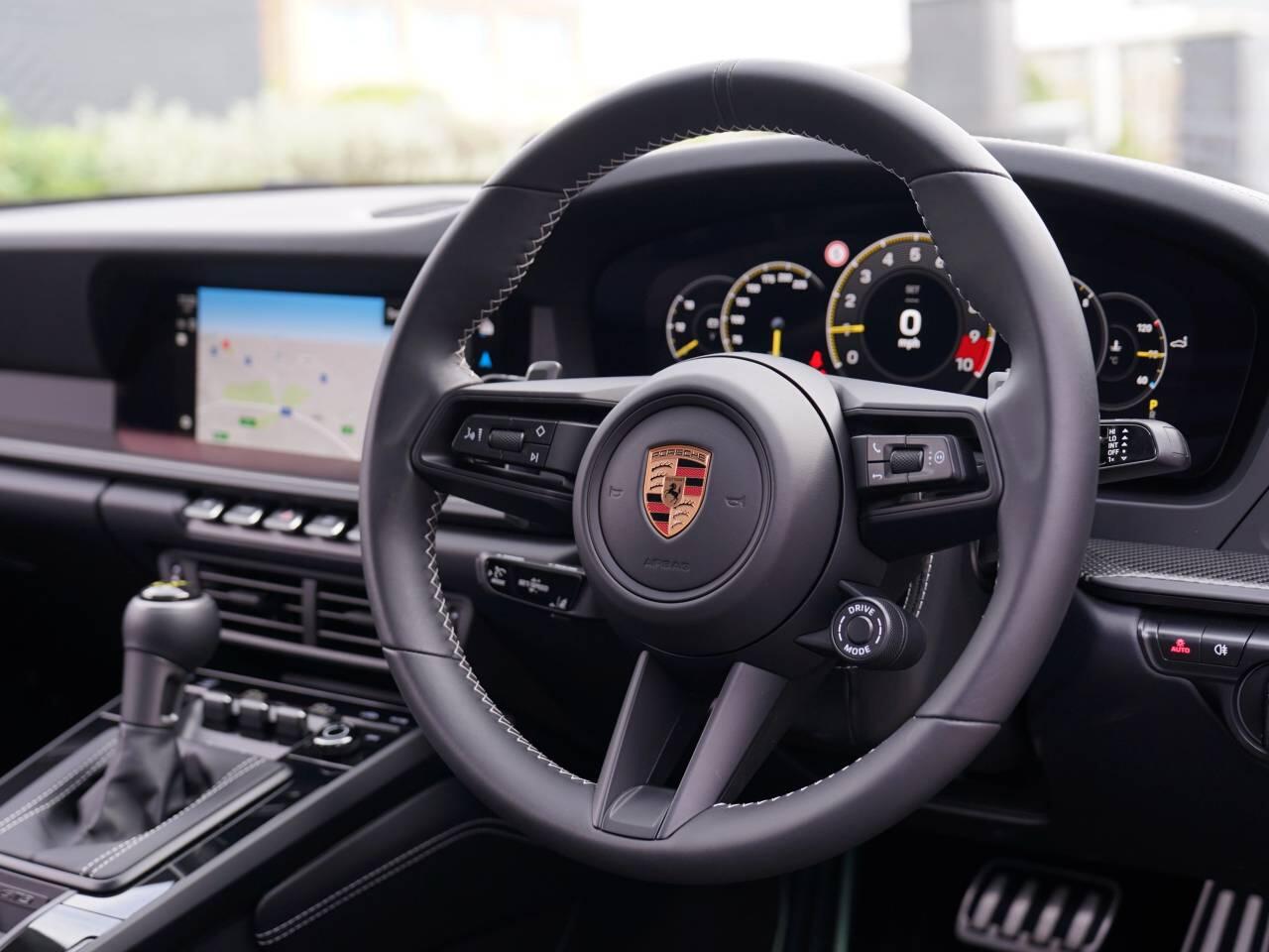 Porsche 911 view 14