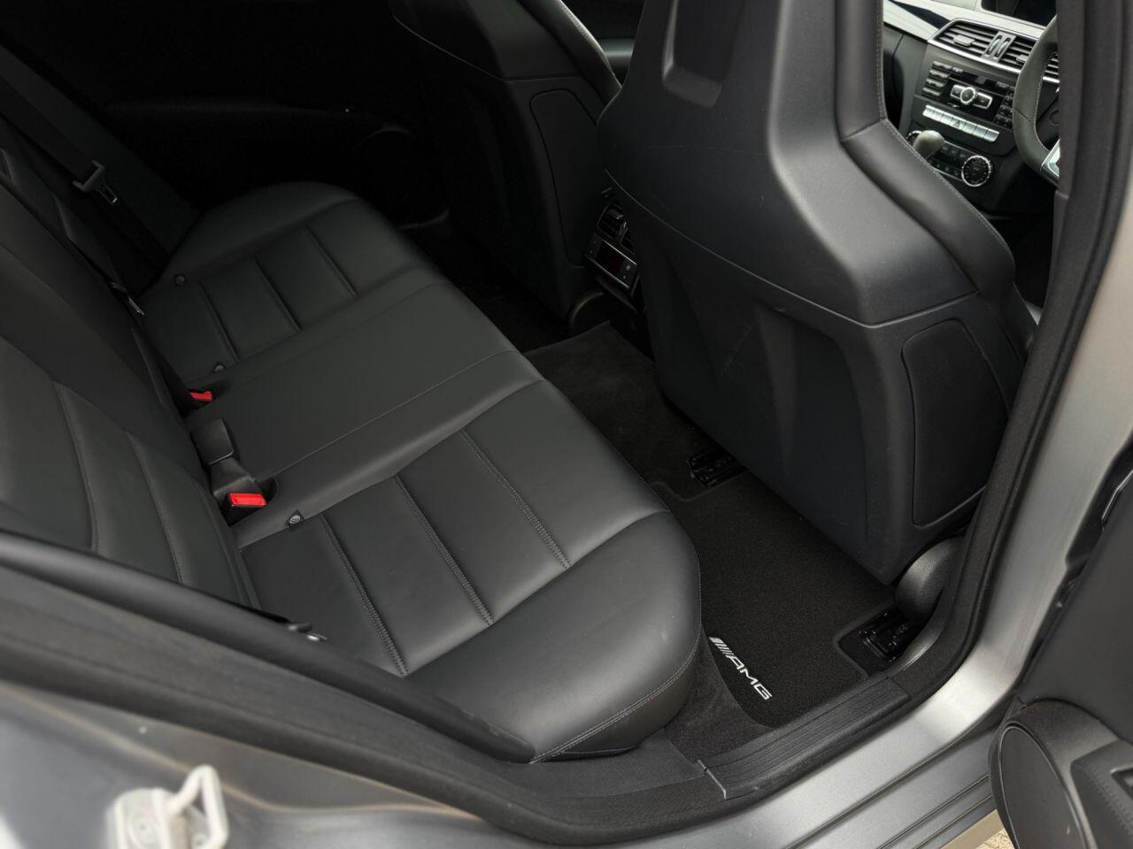 Mercedes-Benz C Class view 43