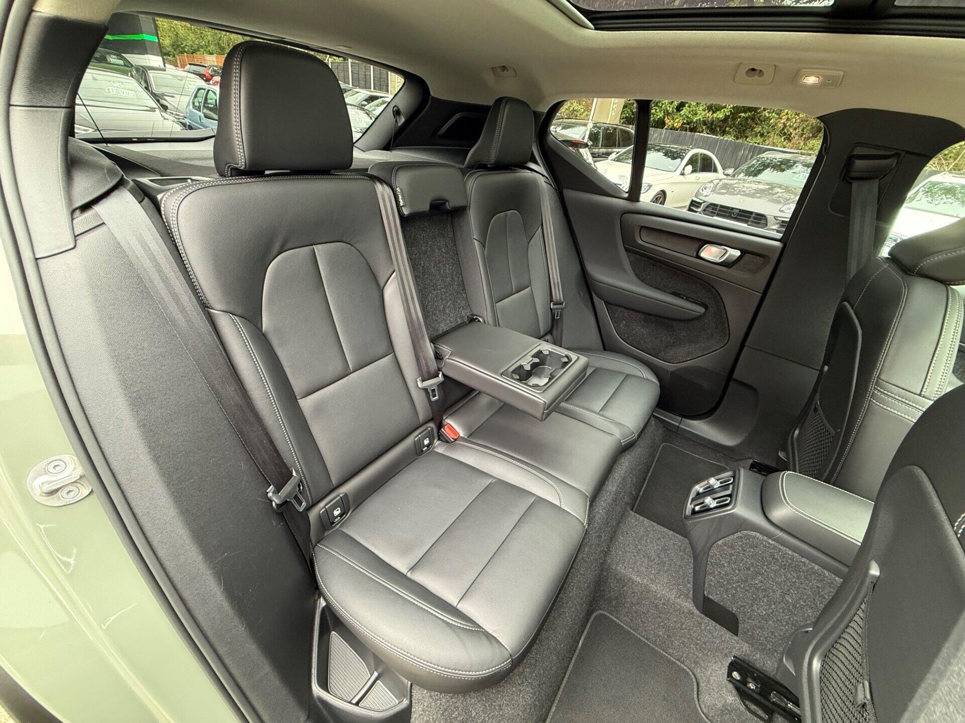 Volvo XC40 view 18
