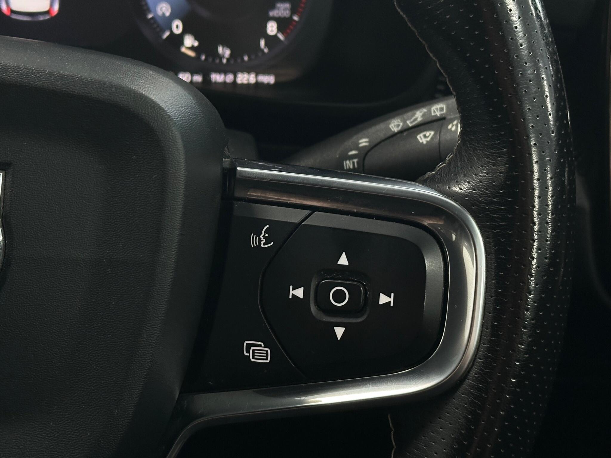 Volvo XC40 view 25