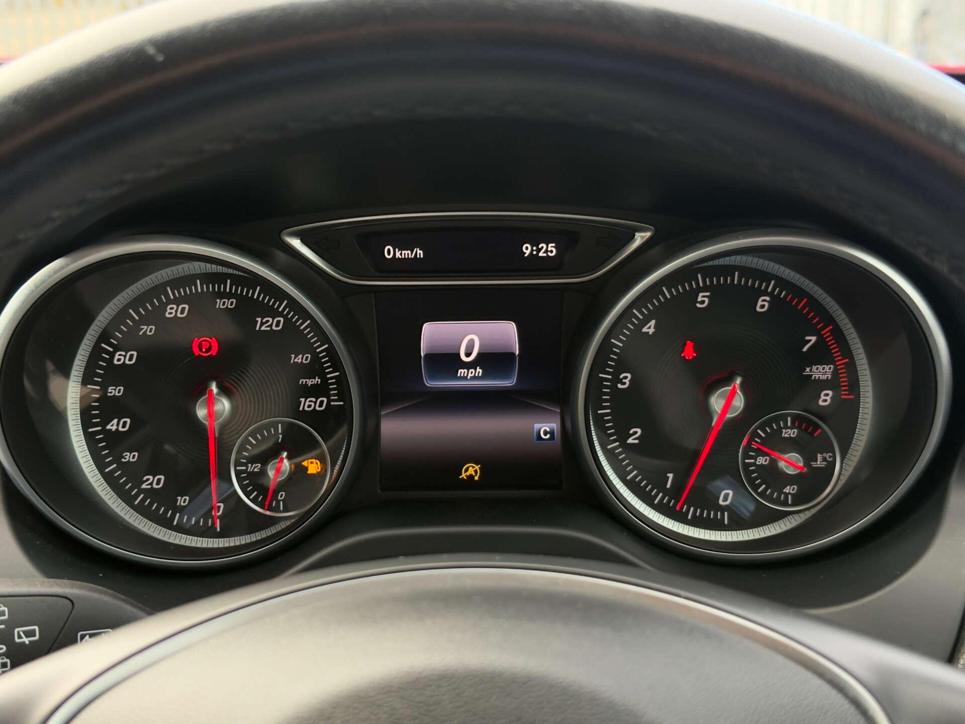 Mercedes-Benz GLA view 51