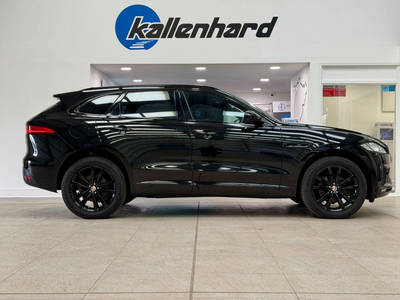 Jaguar F-Pace view 12