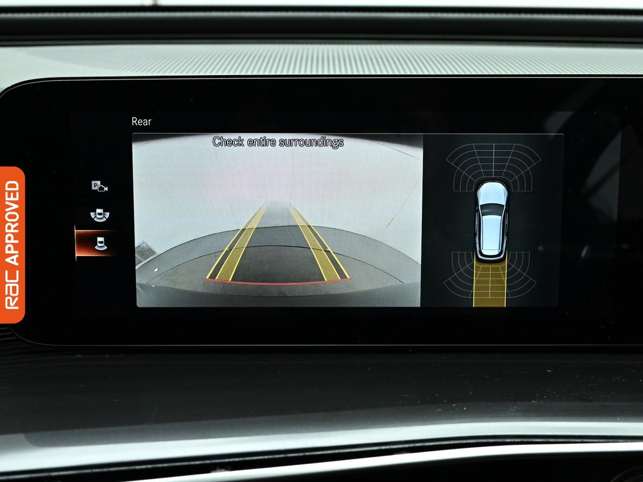 Mercedes-Benz EQC view 12