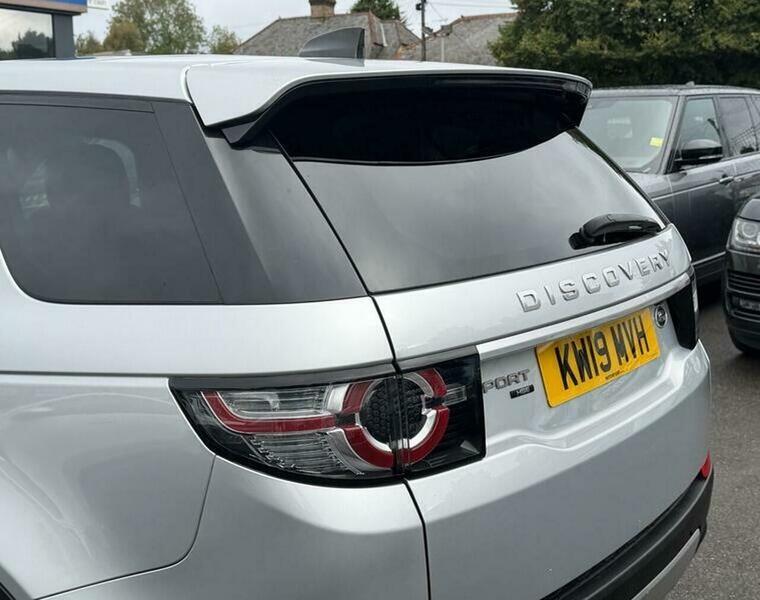 Land Rover Discovery Sport view 18