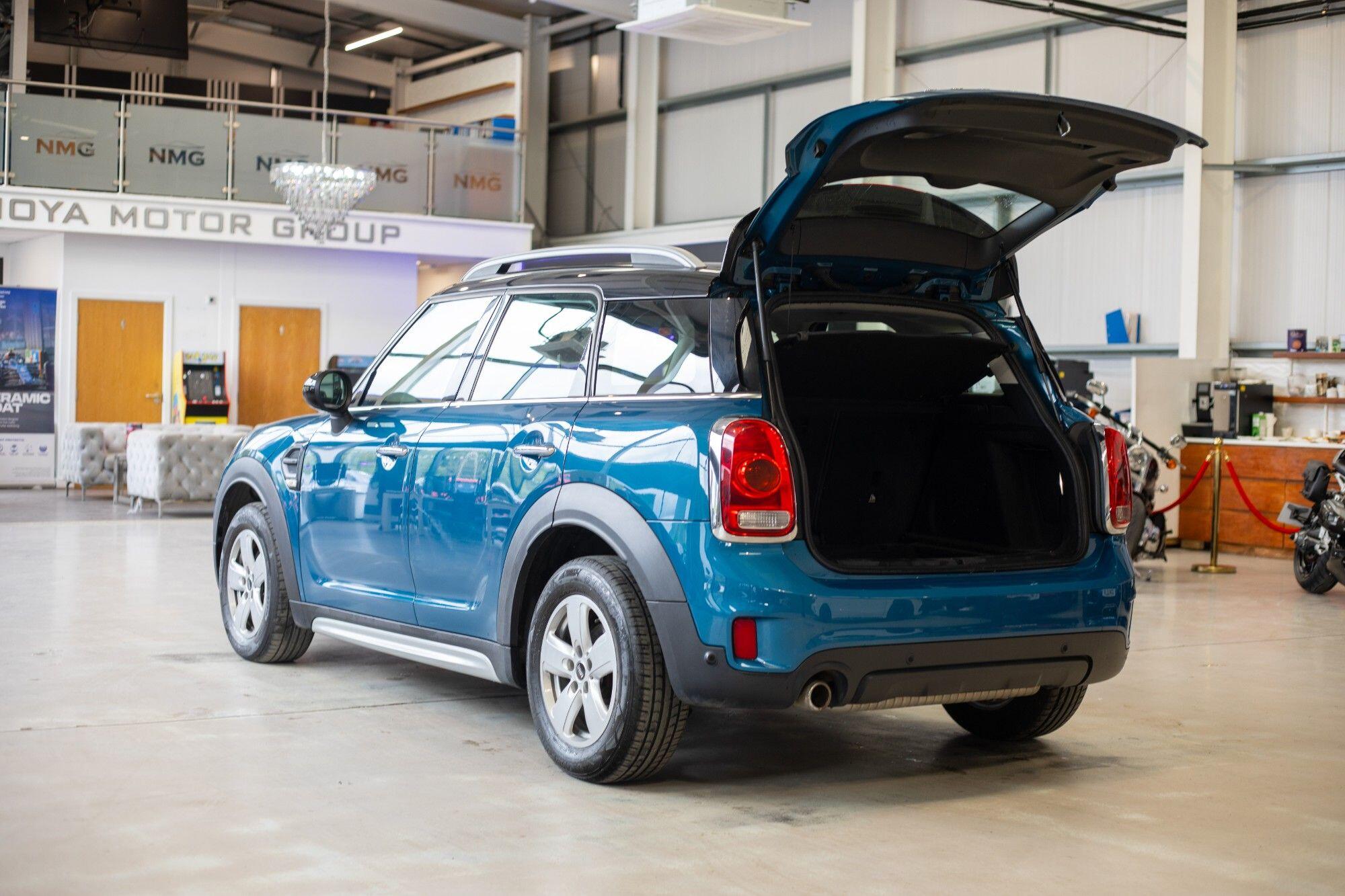 Mini Countryman view 39