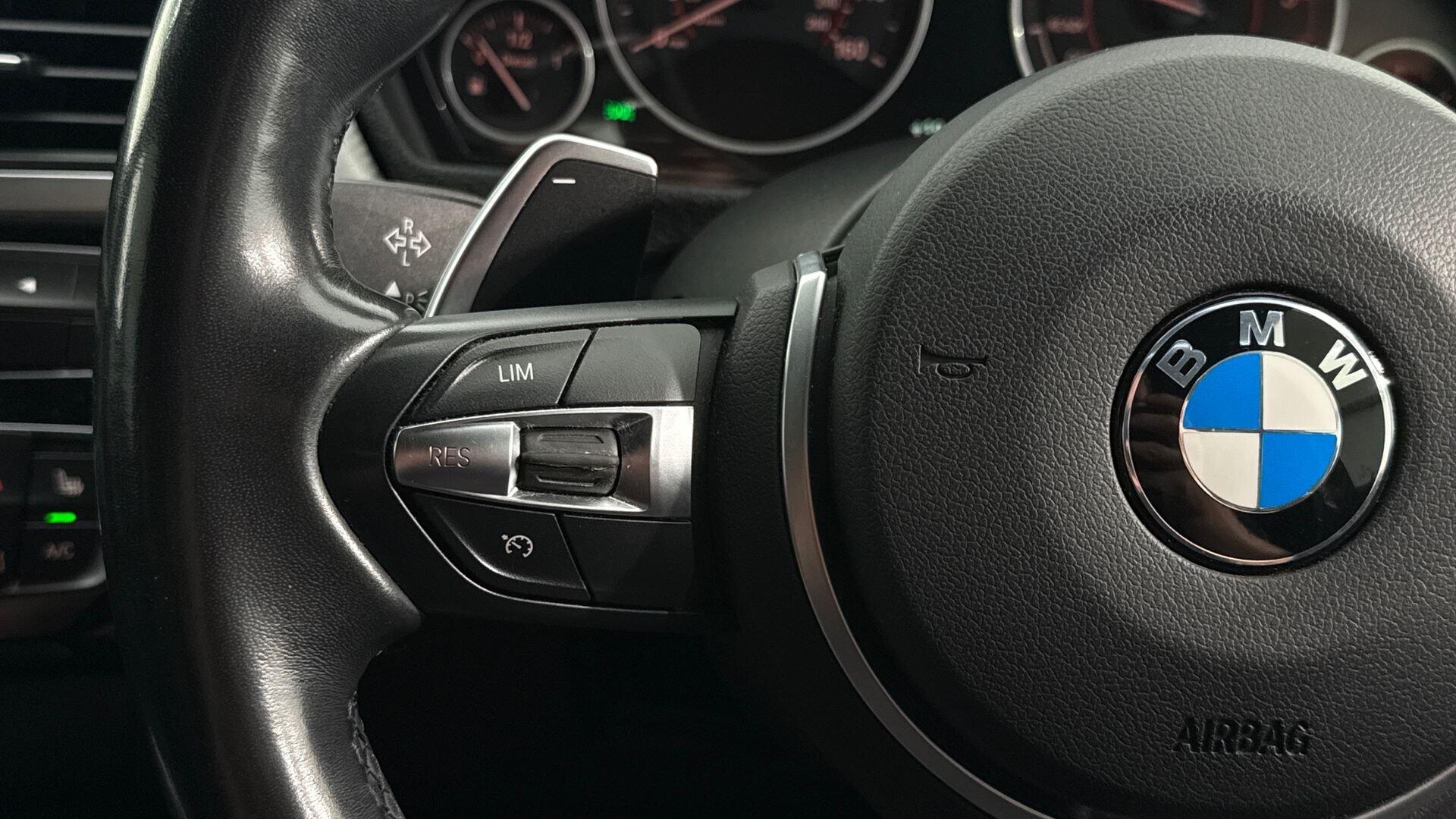 BMW 3 Series view 17