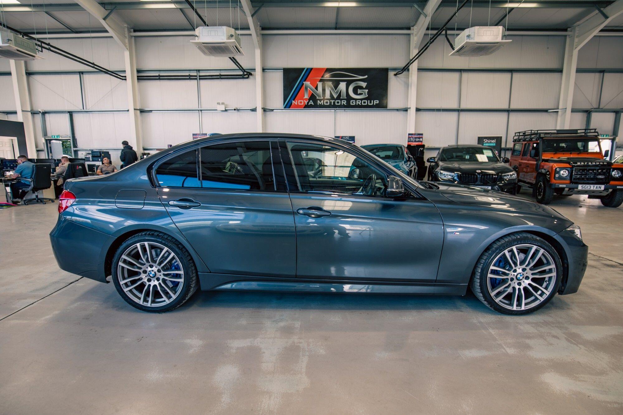 BMW 3 Series view 22