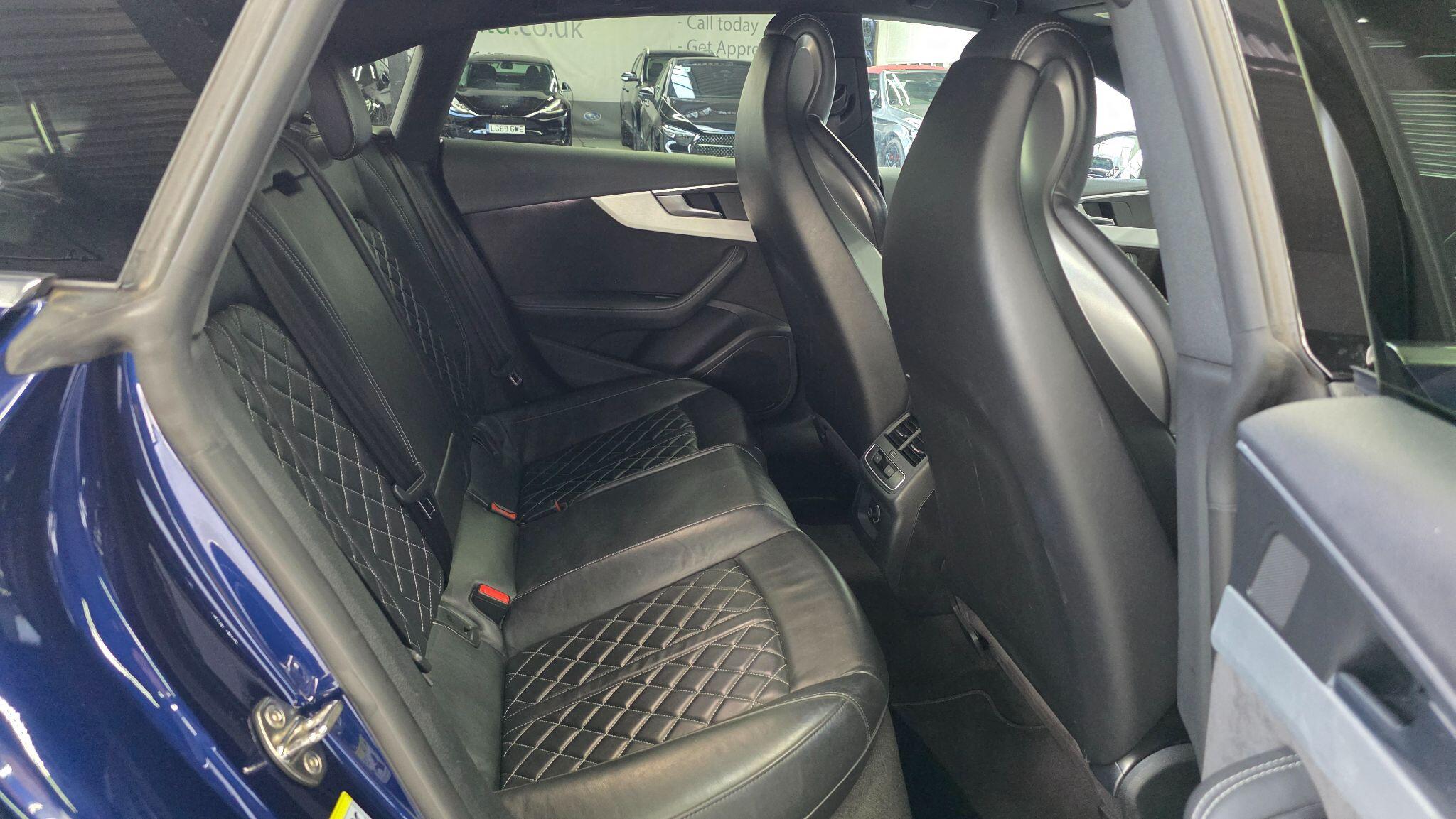 Audi S5 view 14