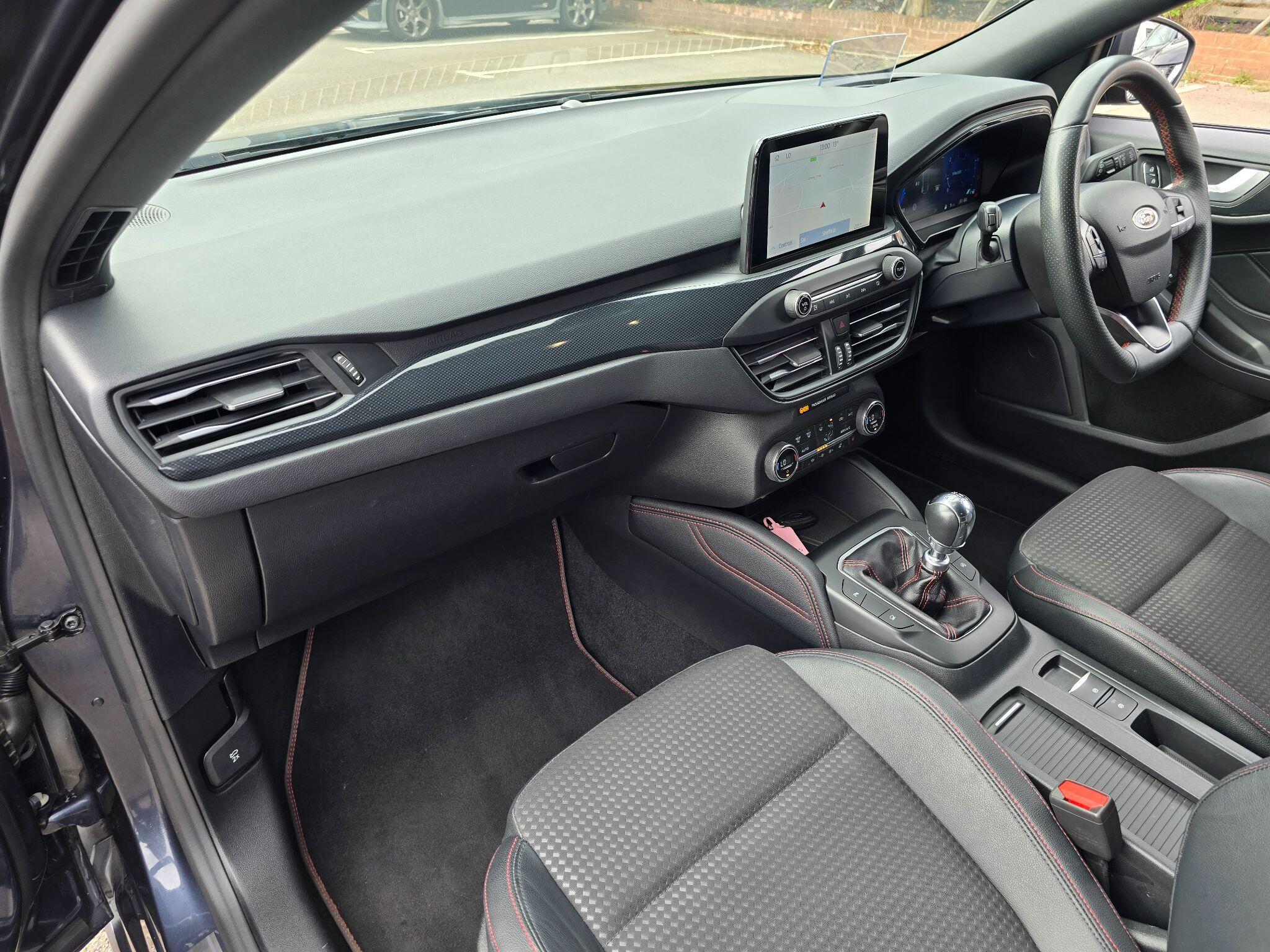 Ford Focus view 44