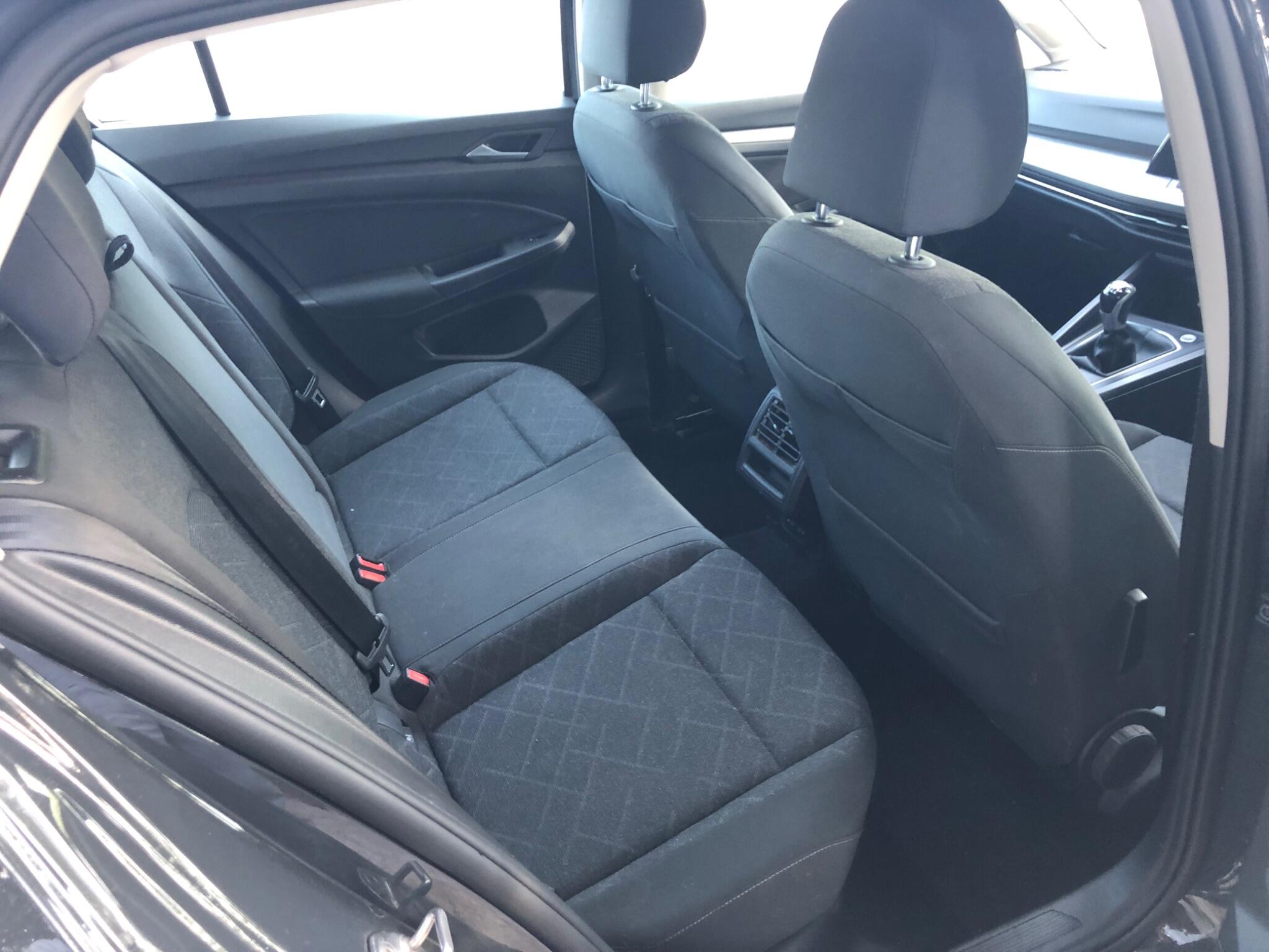 Volkswagen Golf view 17
